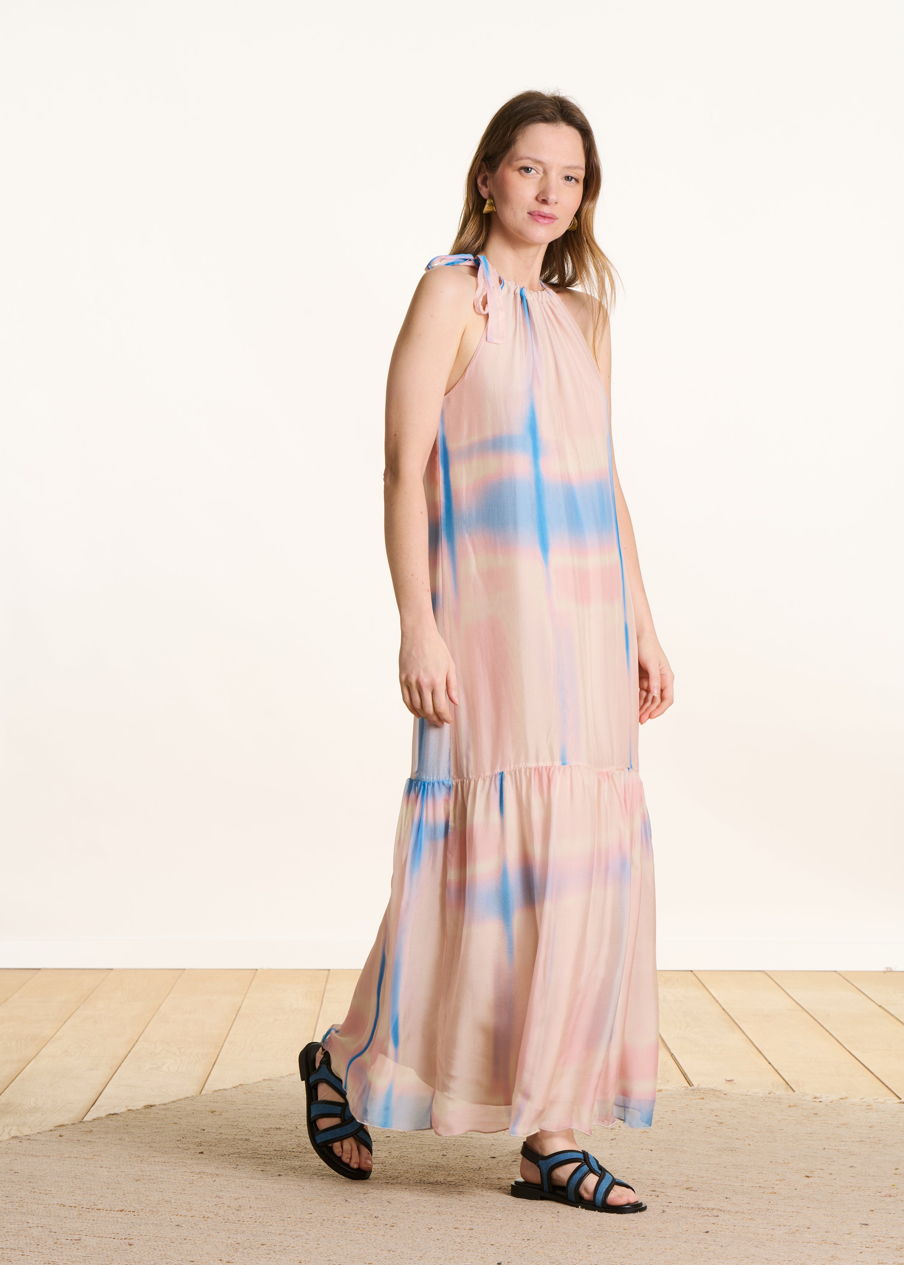 Pastel pink long dress with tie-dye print sleeveless