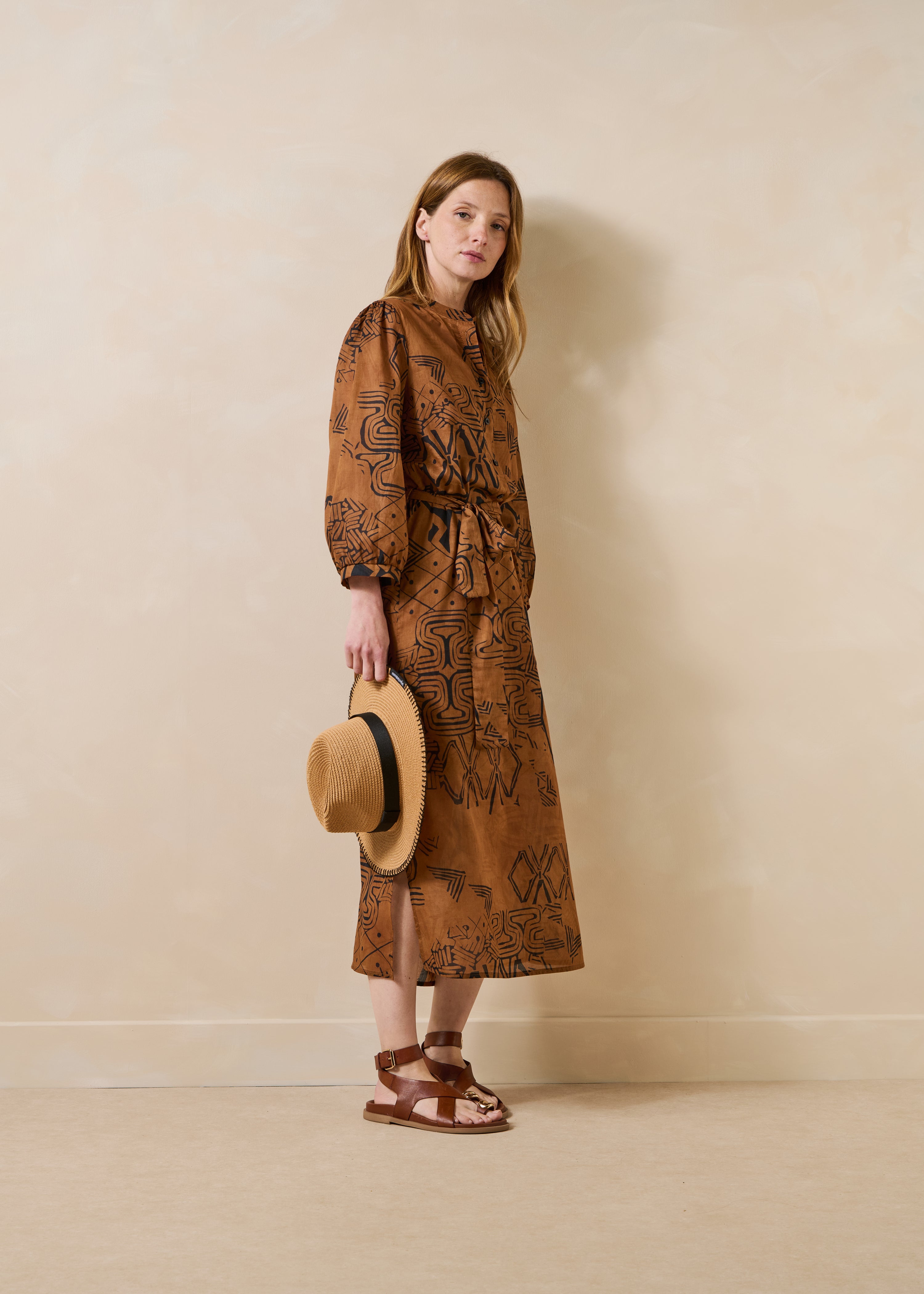 Robe midi en voile de coton marron imprimé