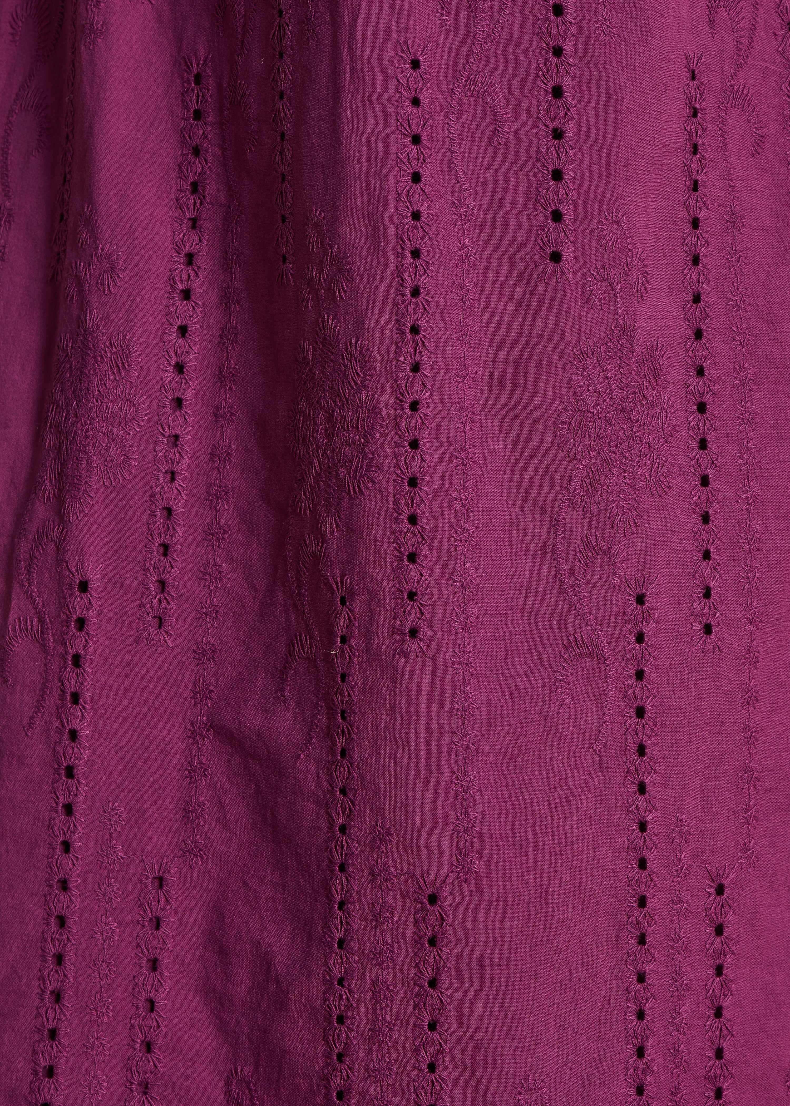 Vestido midi violeta en bordado inglés