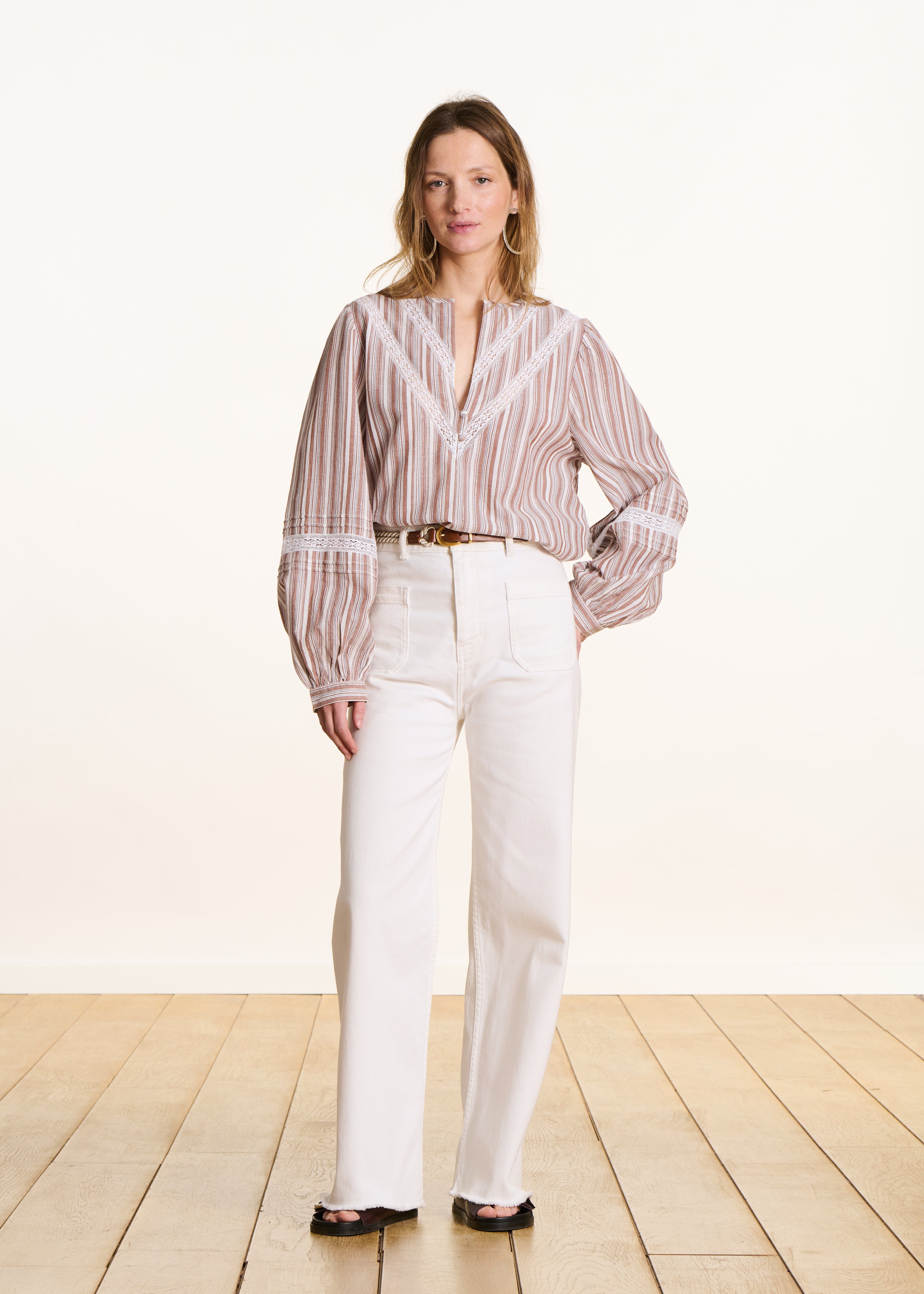 Blusa de rayas blanco y marrón en algodón orgánico