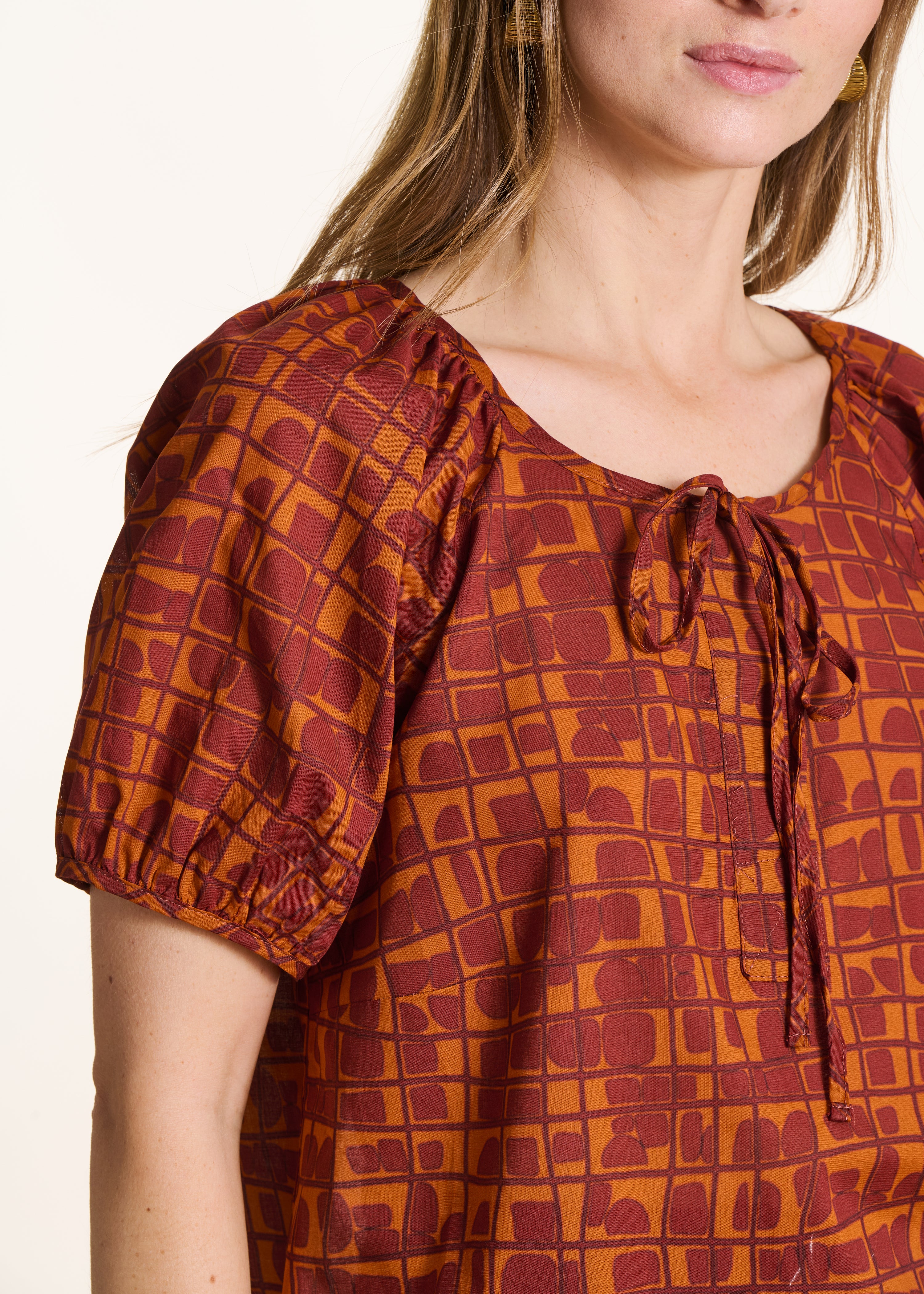 Top à imprimé marron et orange manches courtes