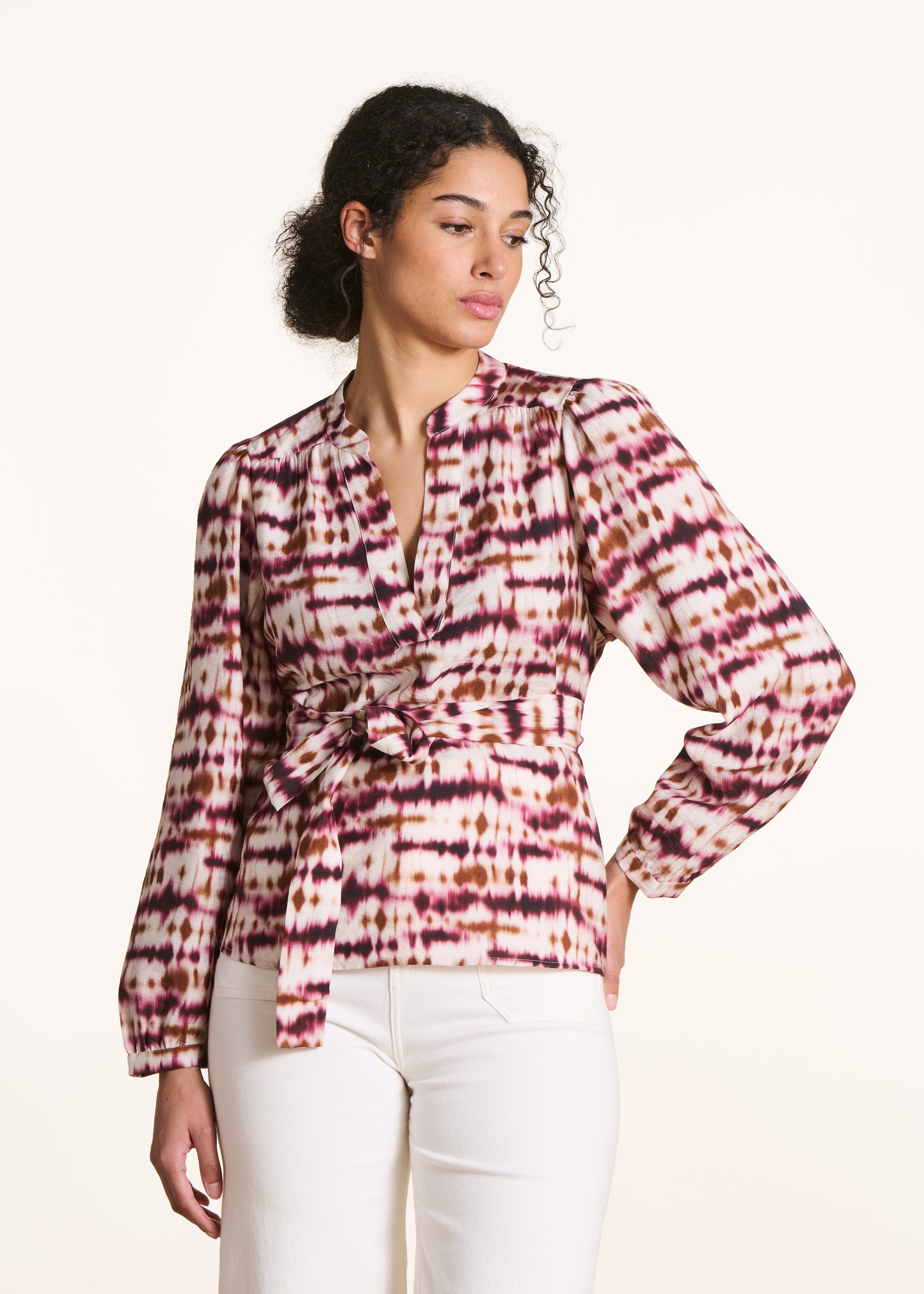 Belted loose top with burgundy tie-dye print