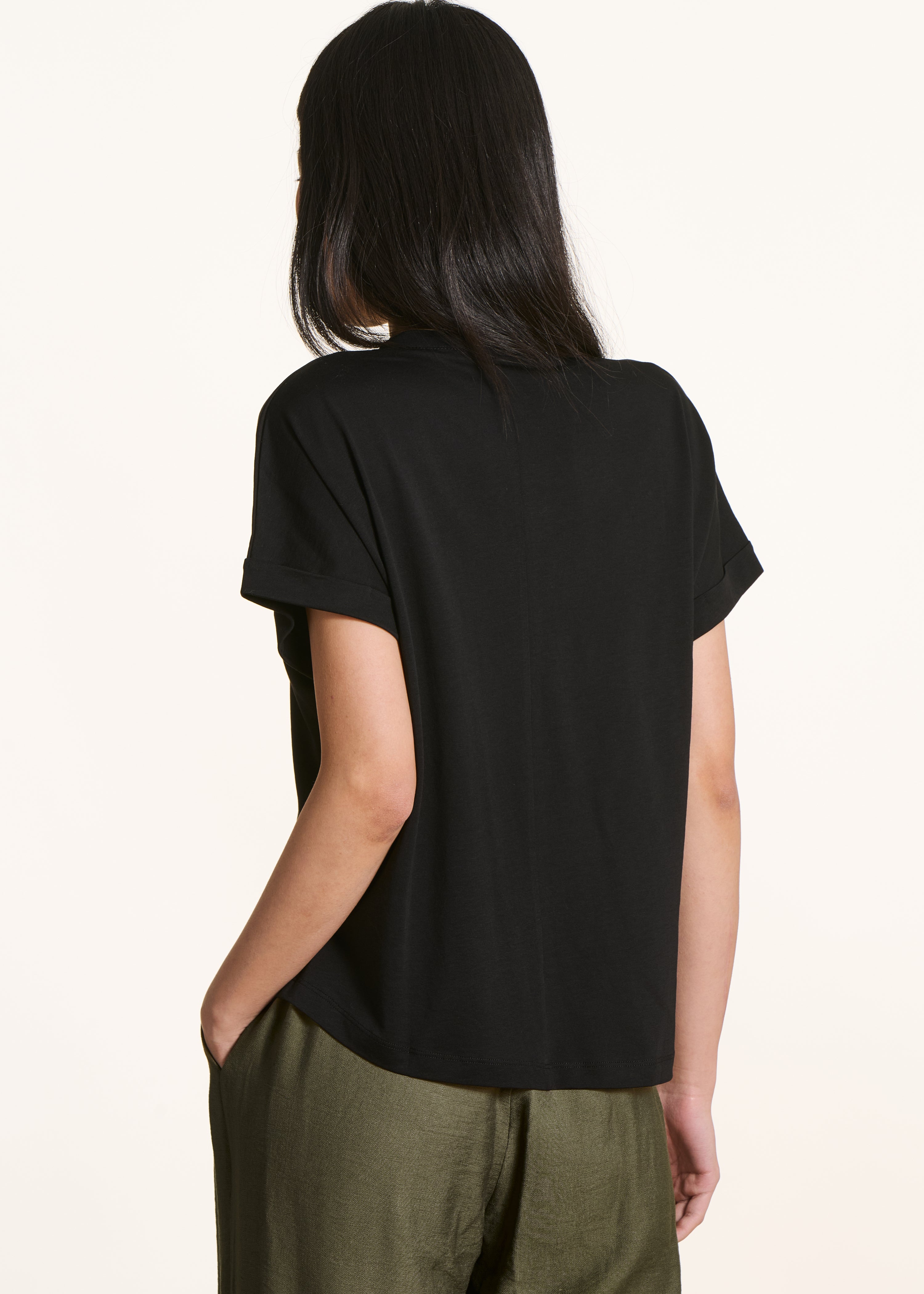 Black two-fabric short-sleeve T-shirt