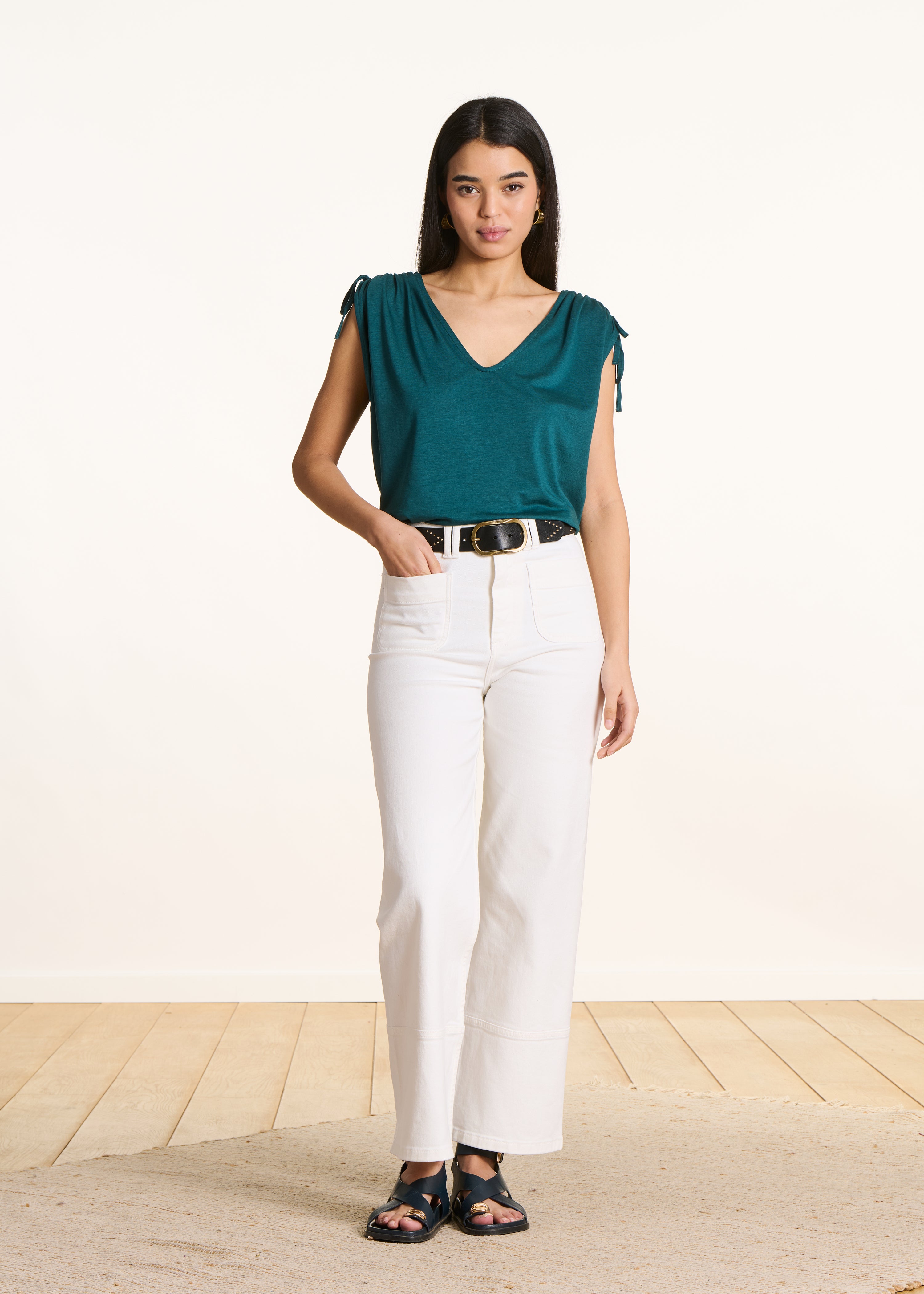 Loose petrol green V-neck T-shirt