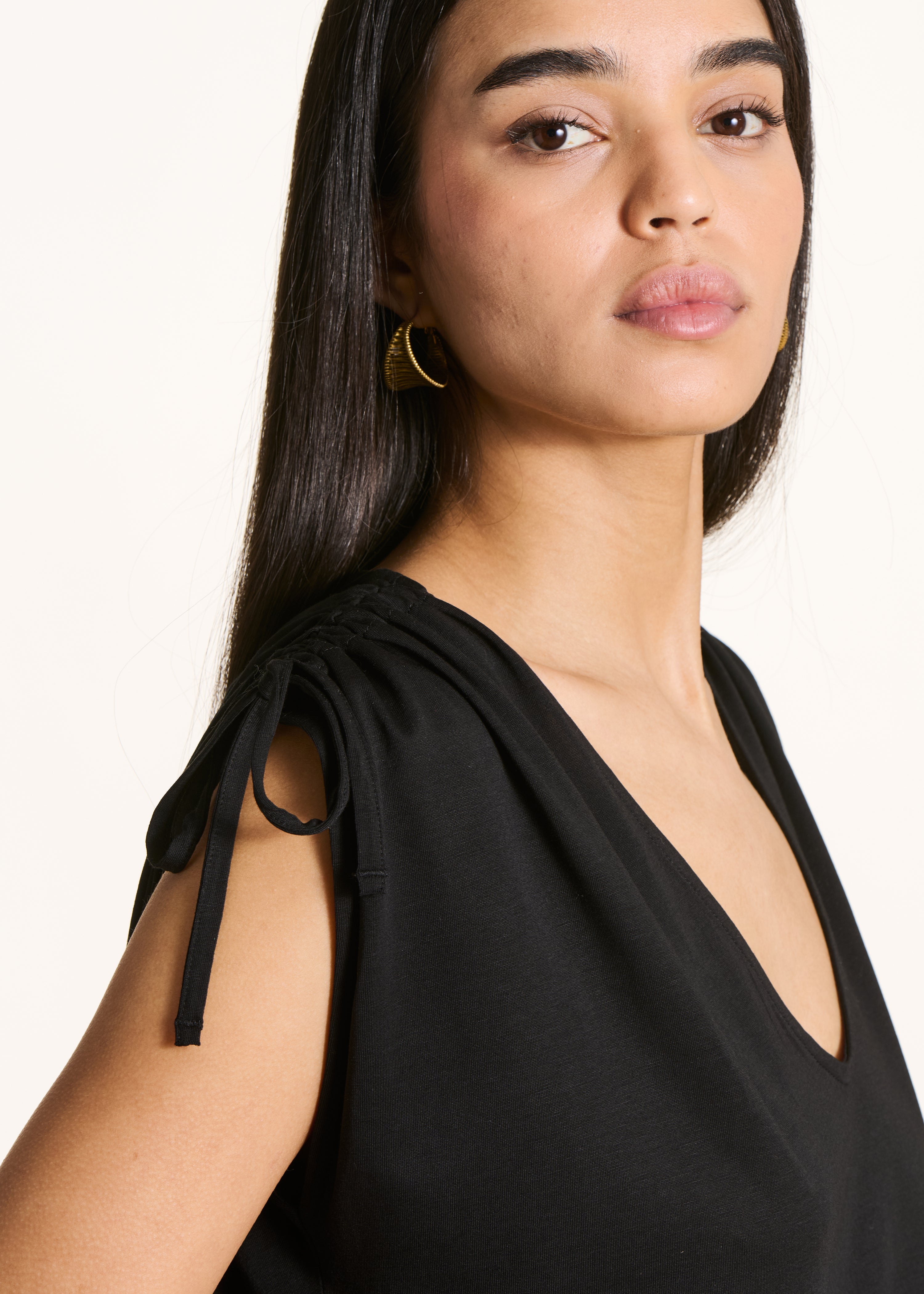 Loose black V-neck T-shirt
