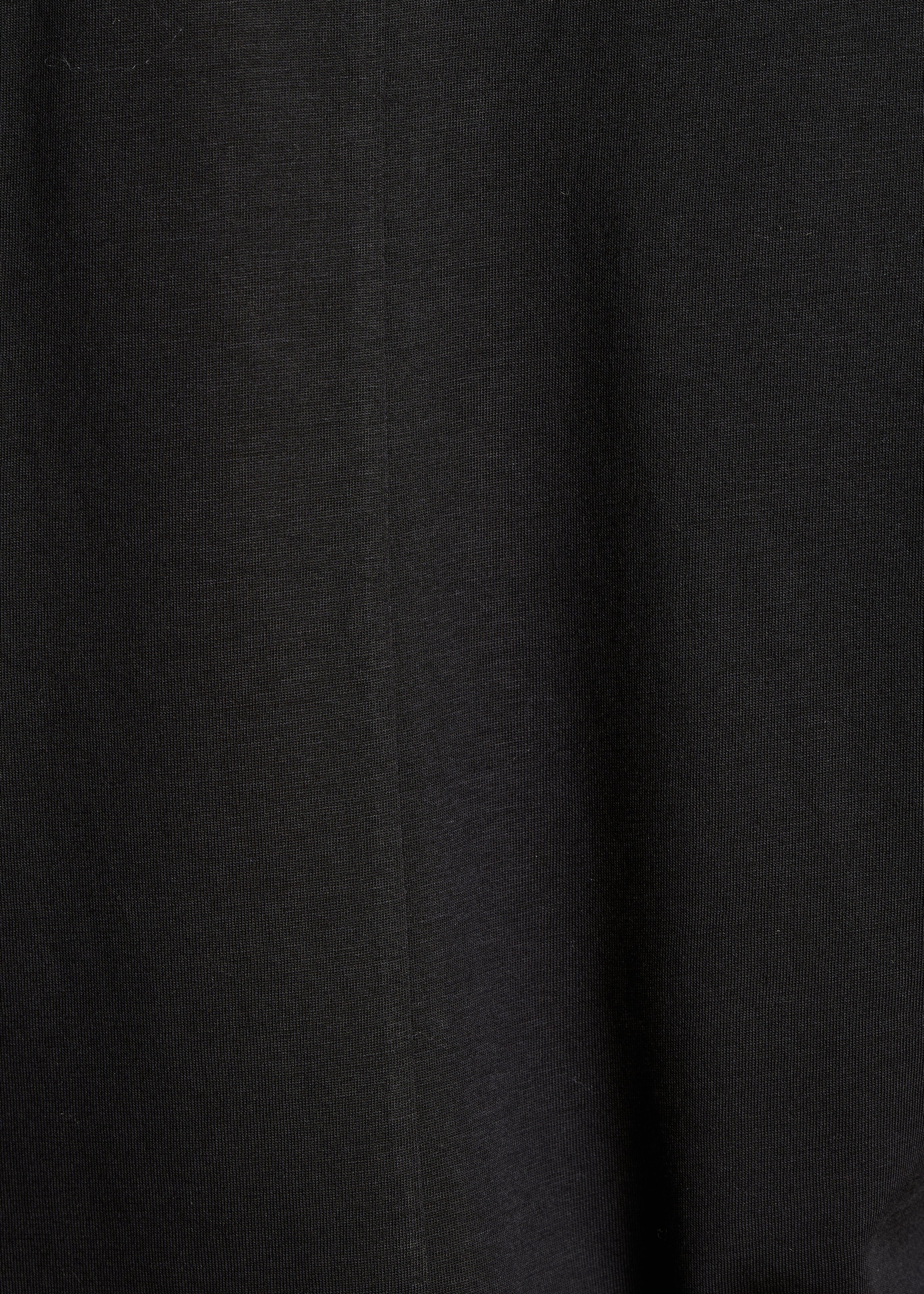Loose black V-neck T-shirt