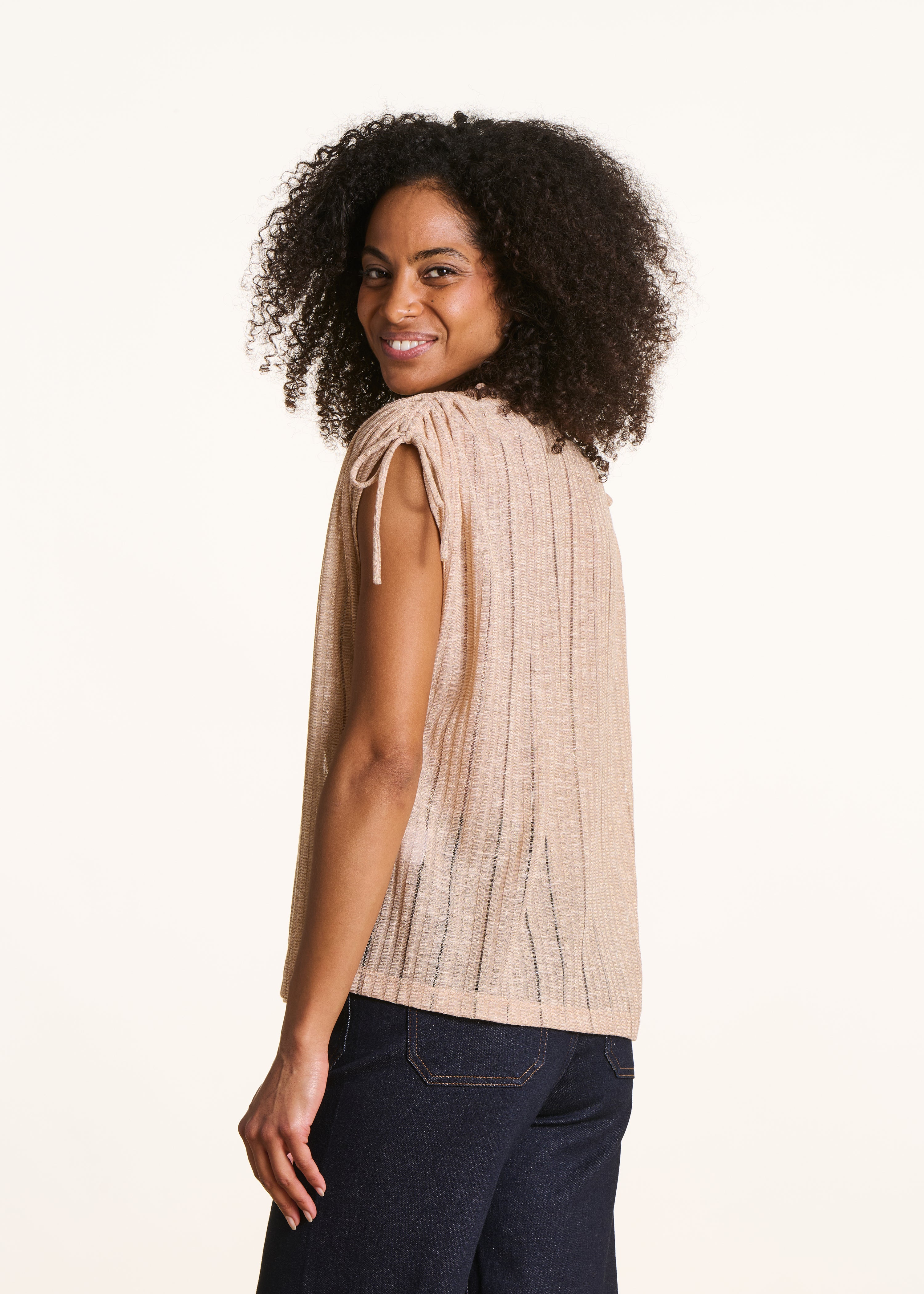 Loose beige shimmering V-neck T-shirt