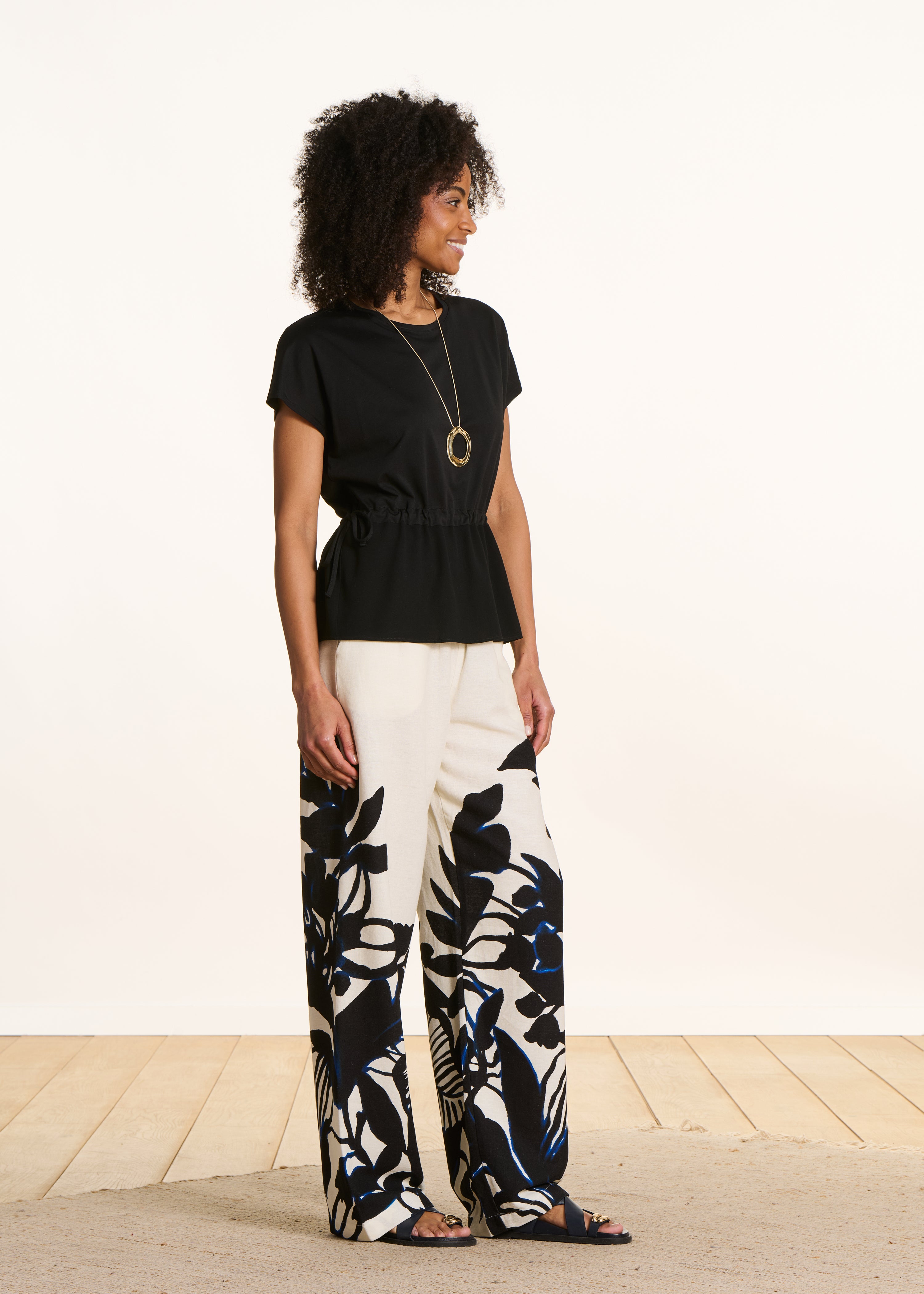 Loose two-material black T-shirt