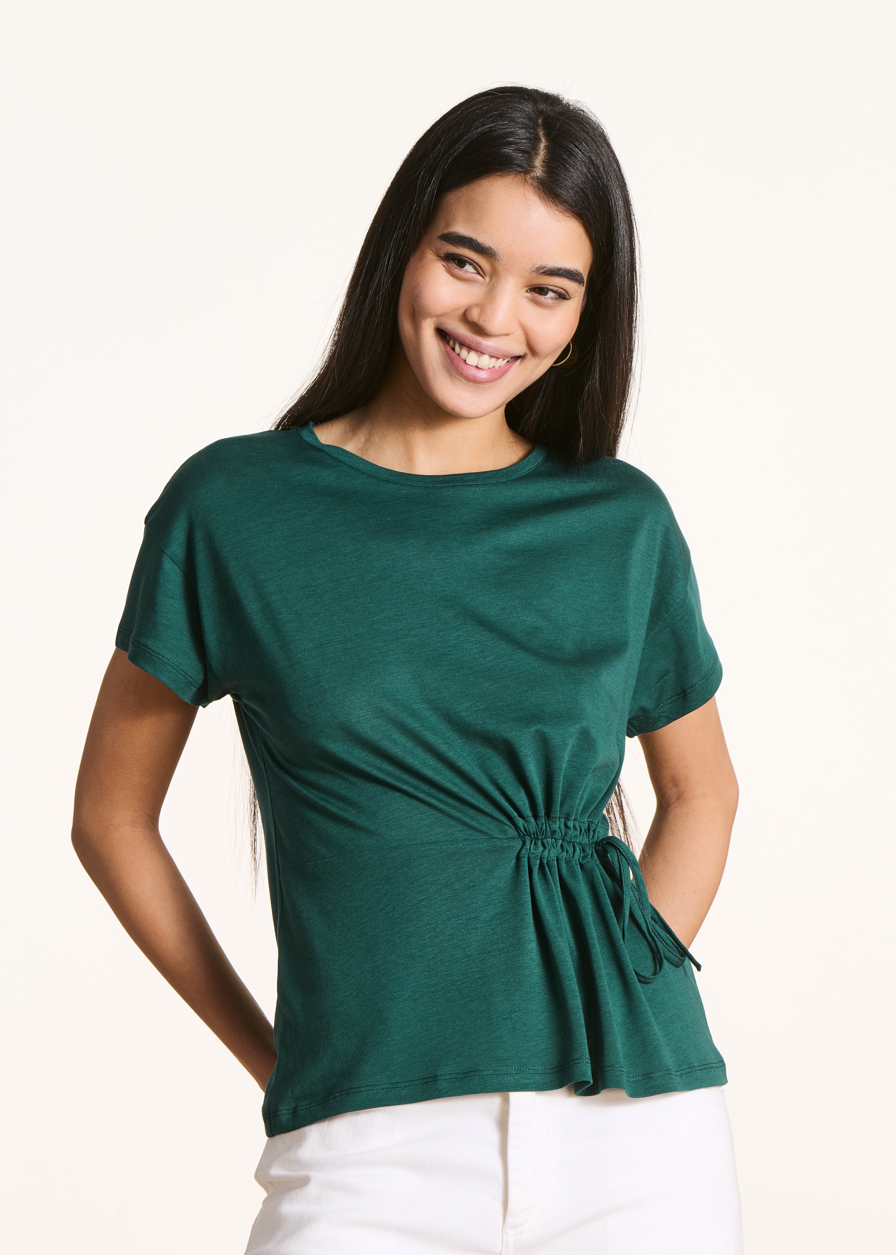 T-shirt fluida verde petróleo em lyocell e algodão