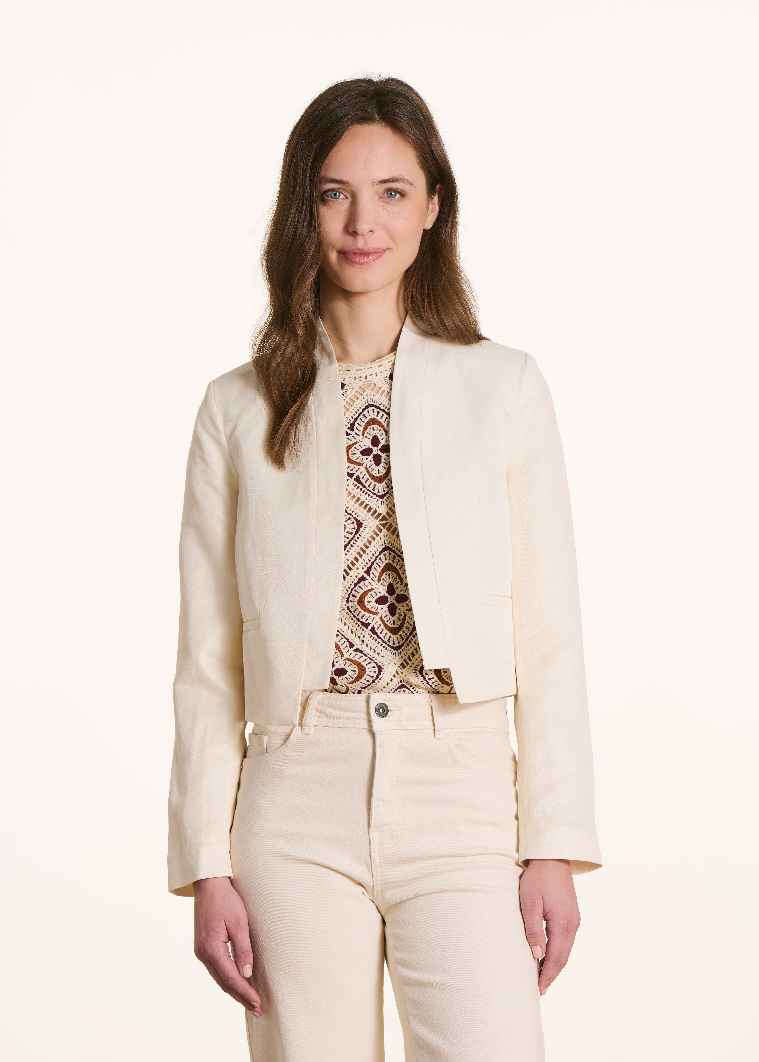 Open shimmering off-white cropped jacket