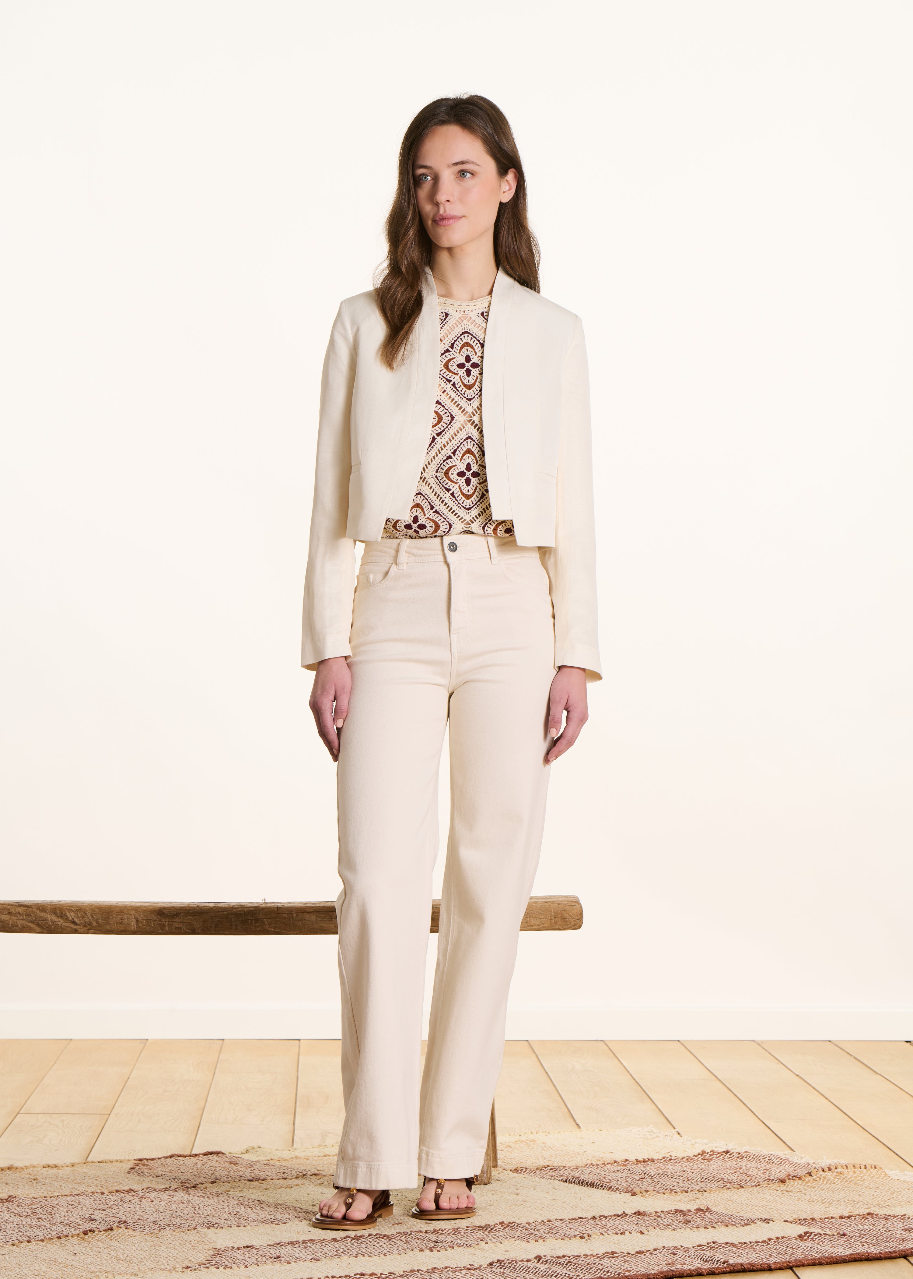 Open shimmering off-white cropped jacket
