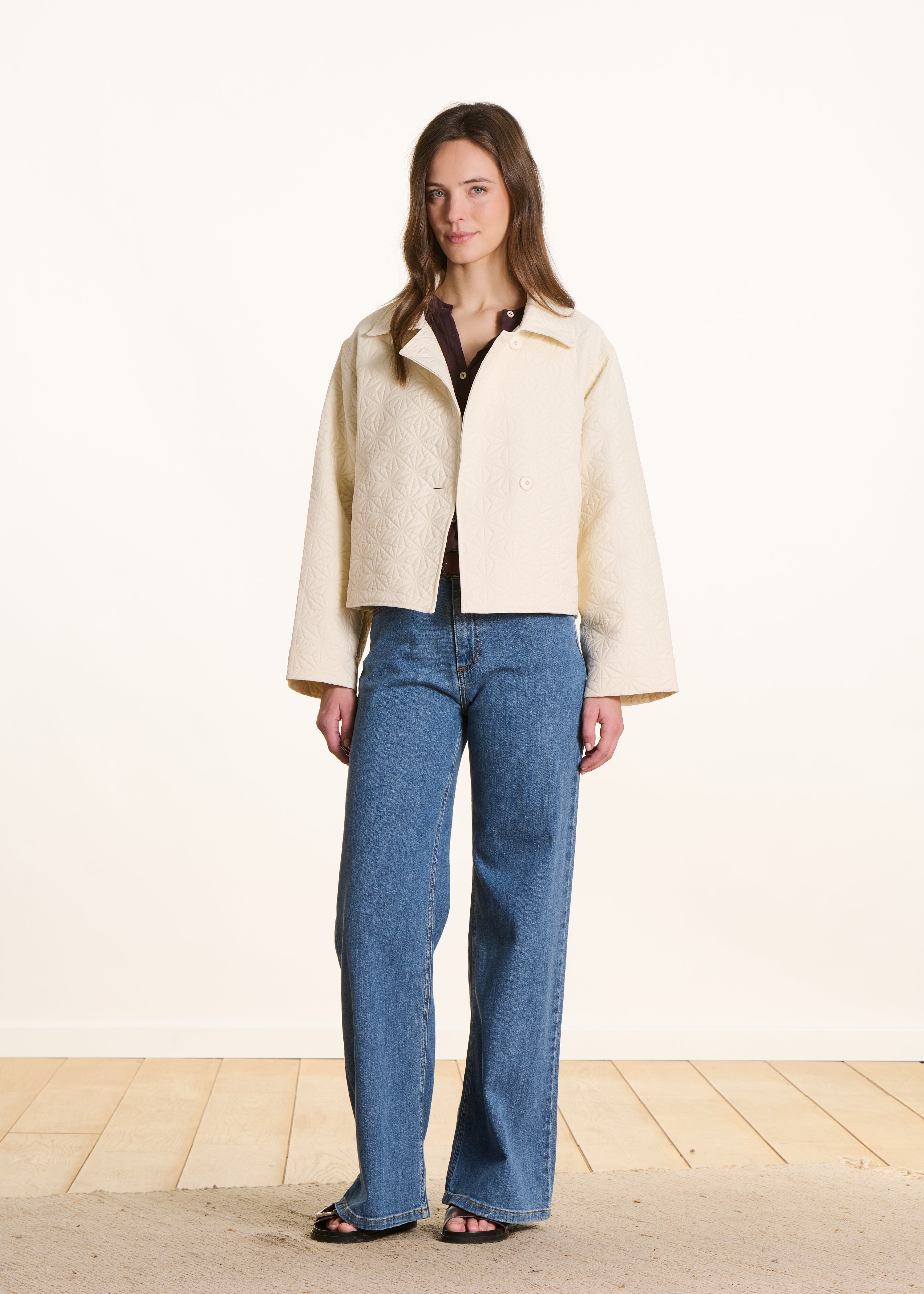 Off-white short jacket in fancy jacquard