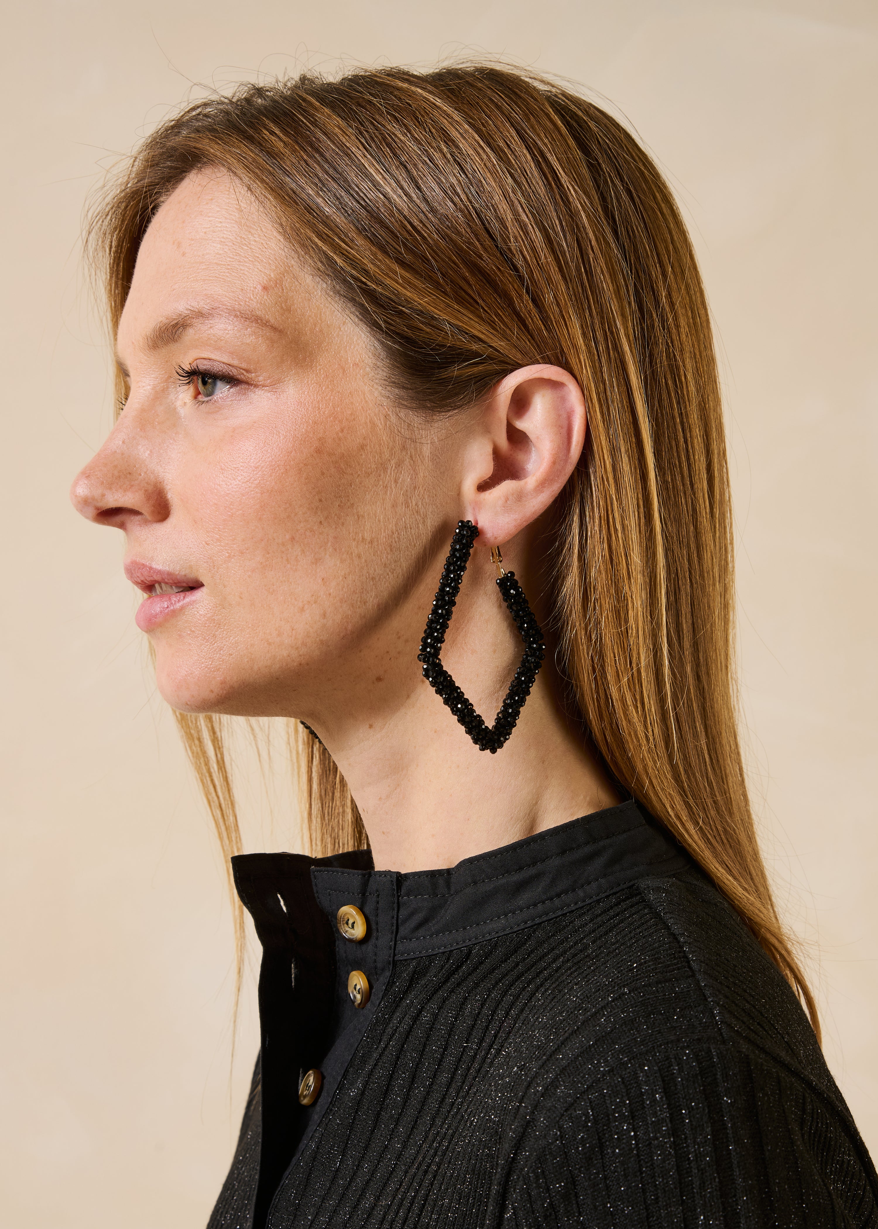 Boucles d'oreilles losange noires en verre