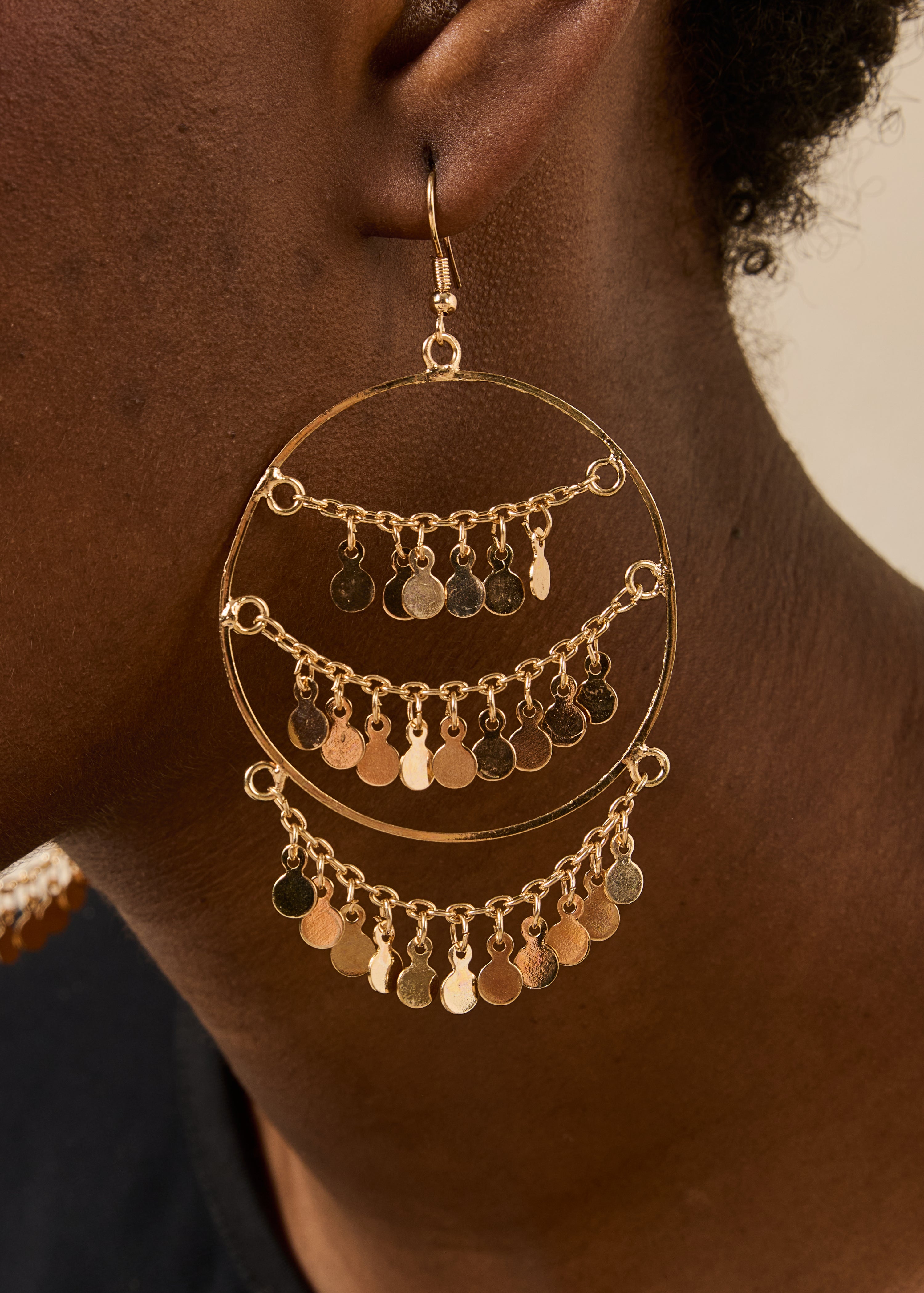 Boucles d'oreilles pendantes dorées
