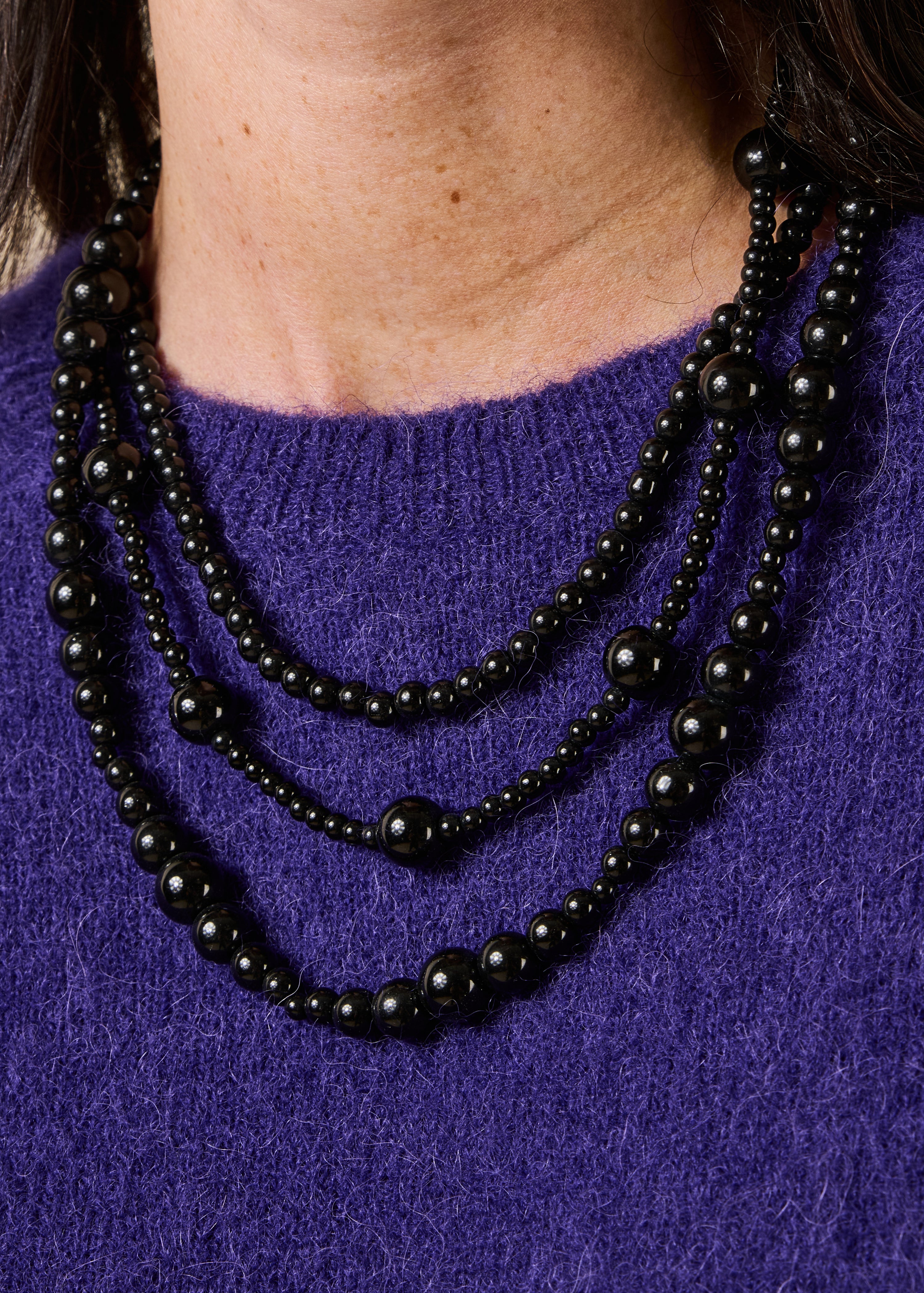 Collier multirang noir perles en verre
