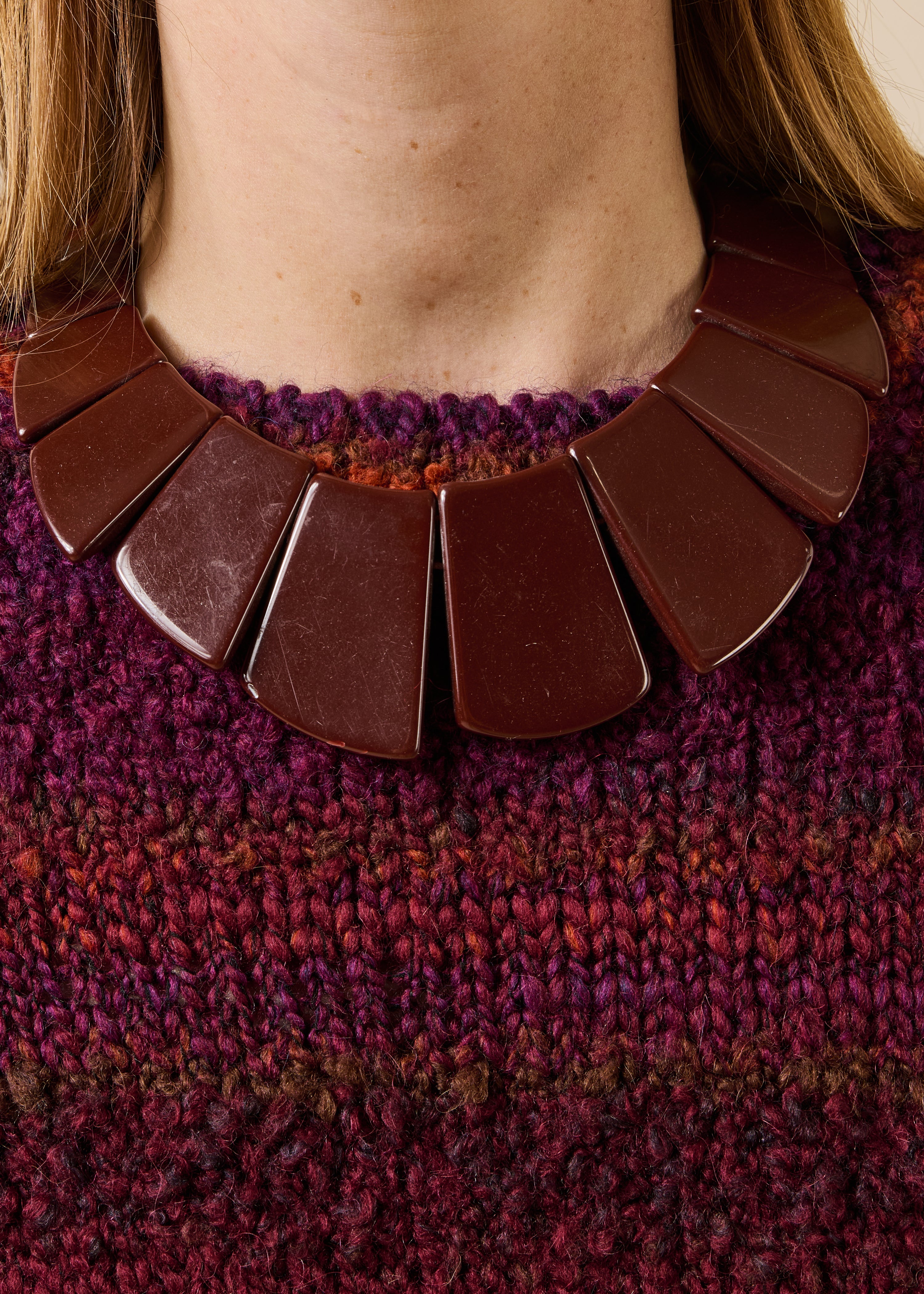 Ketting choker van bruine hars