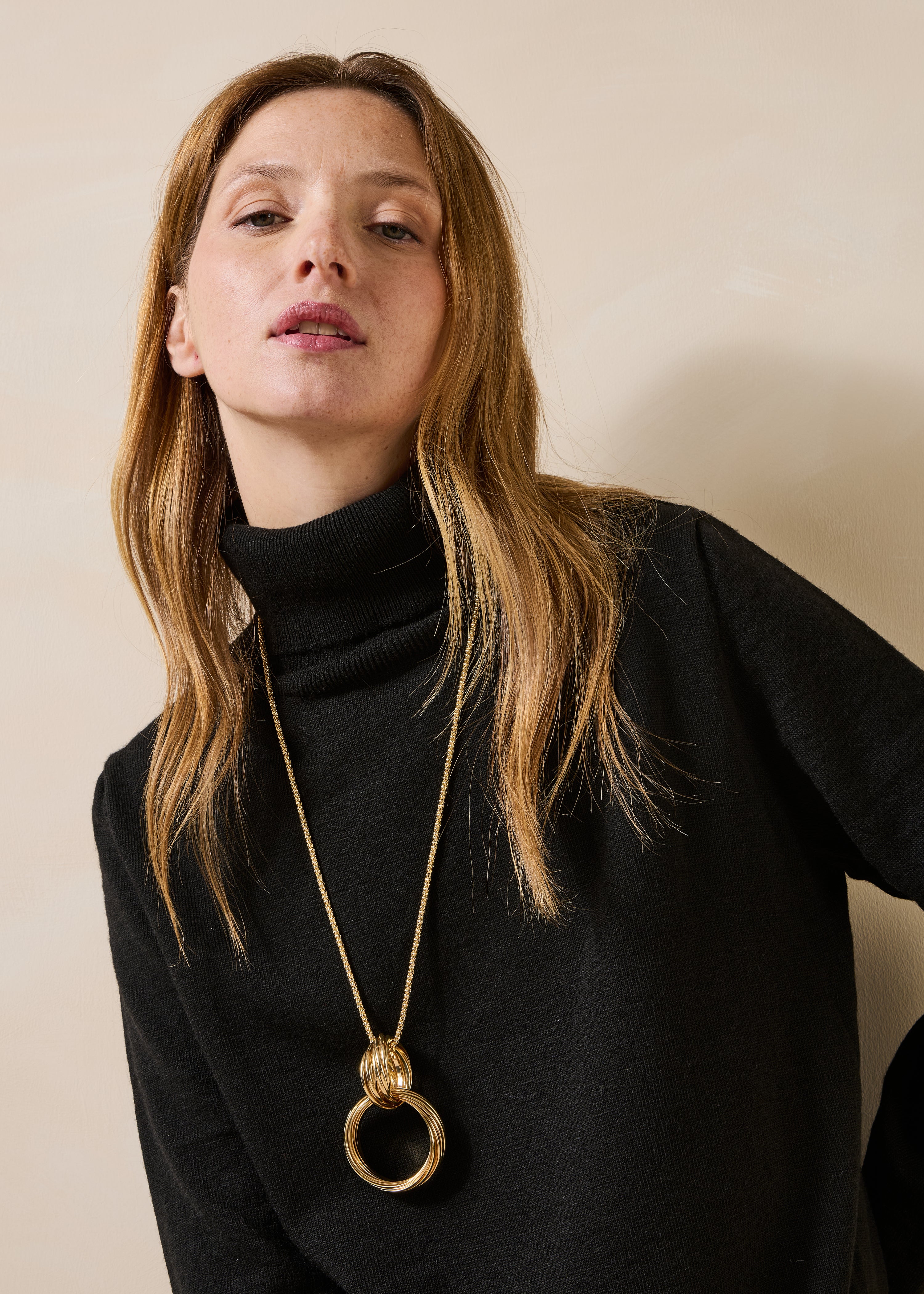 Collier sautoir multianneaux doré