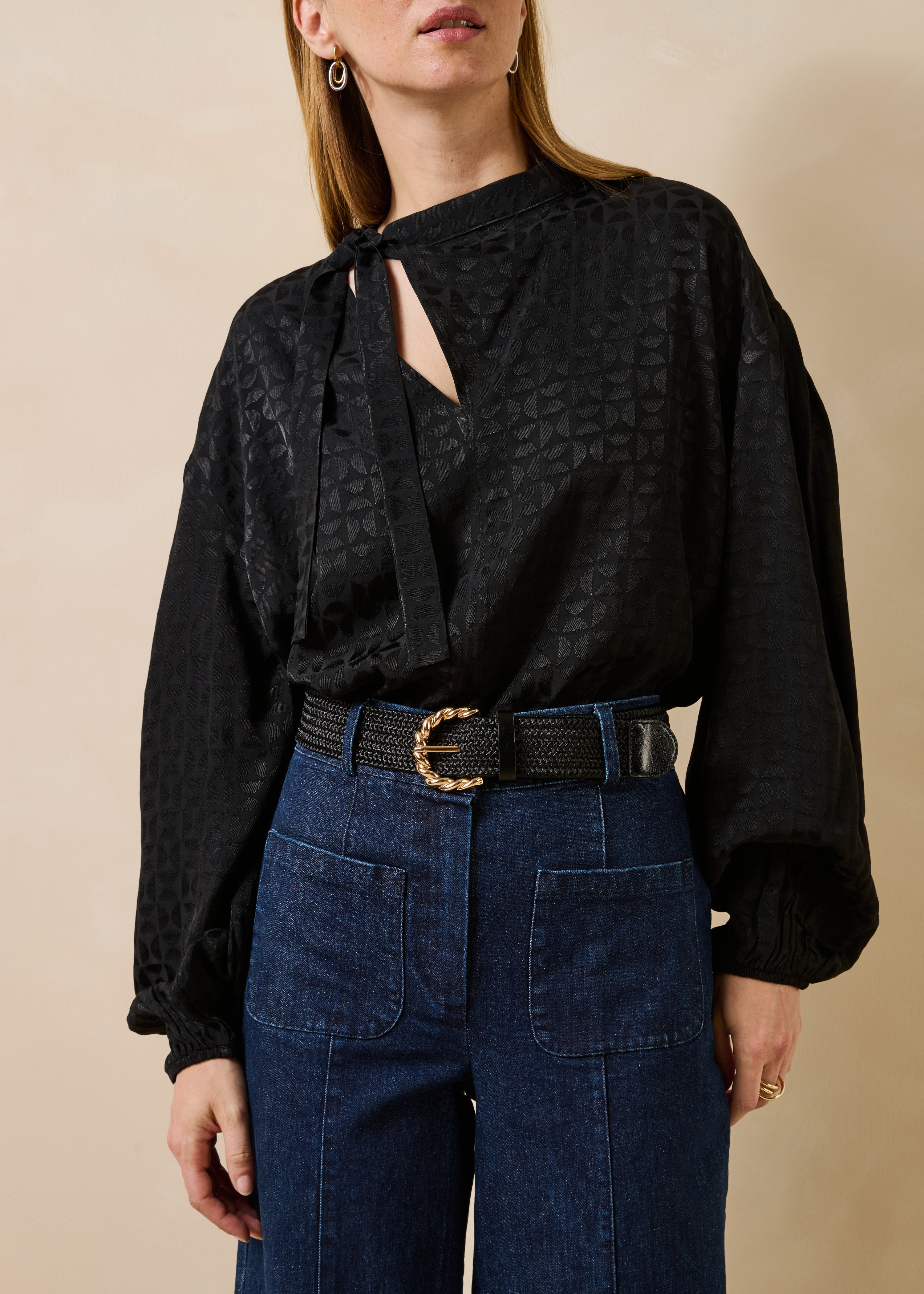 Ceinture élastiquée noire boucle twistée