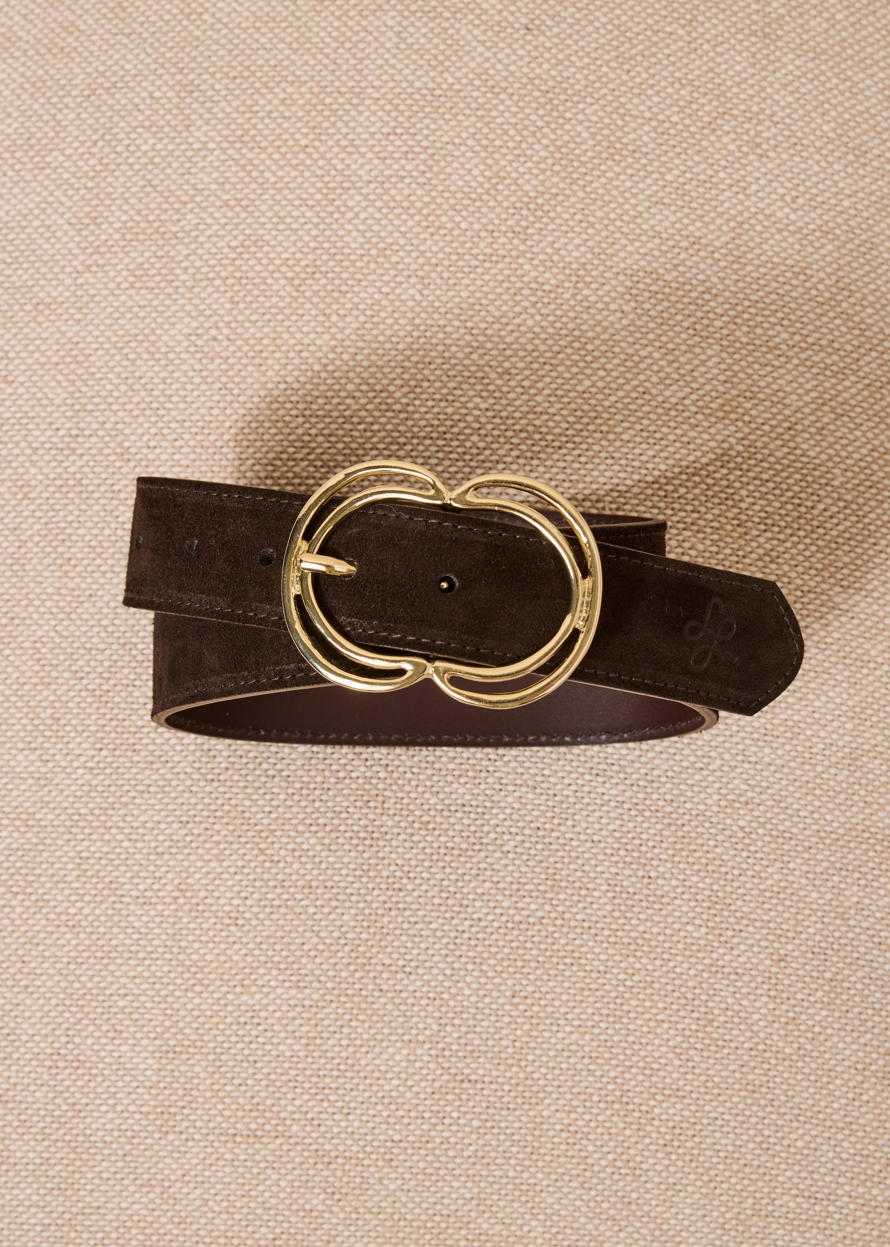 Bruine riem met gouden ovale gesp