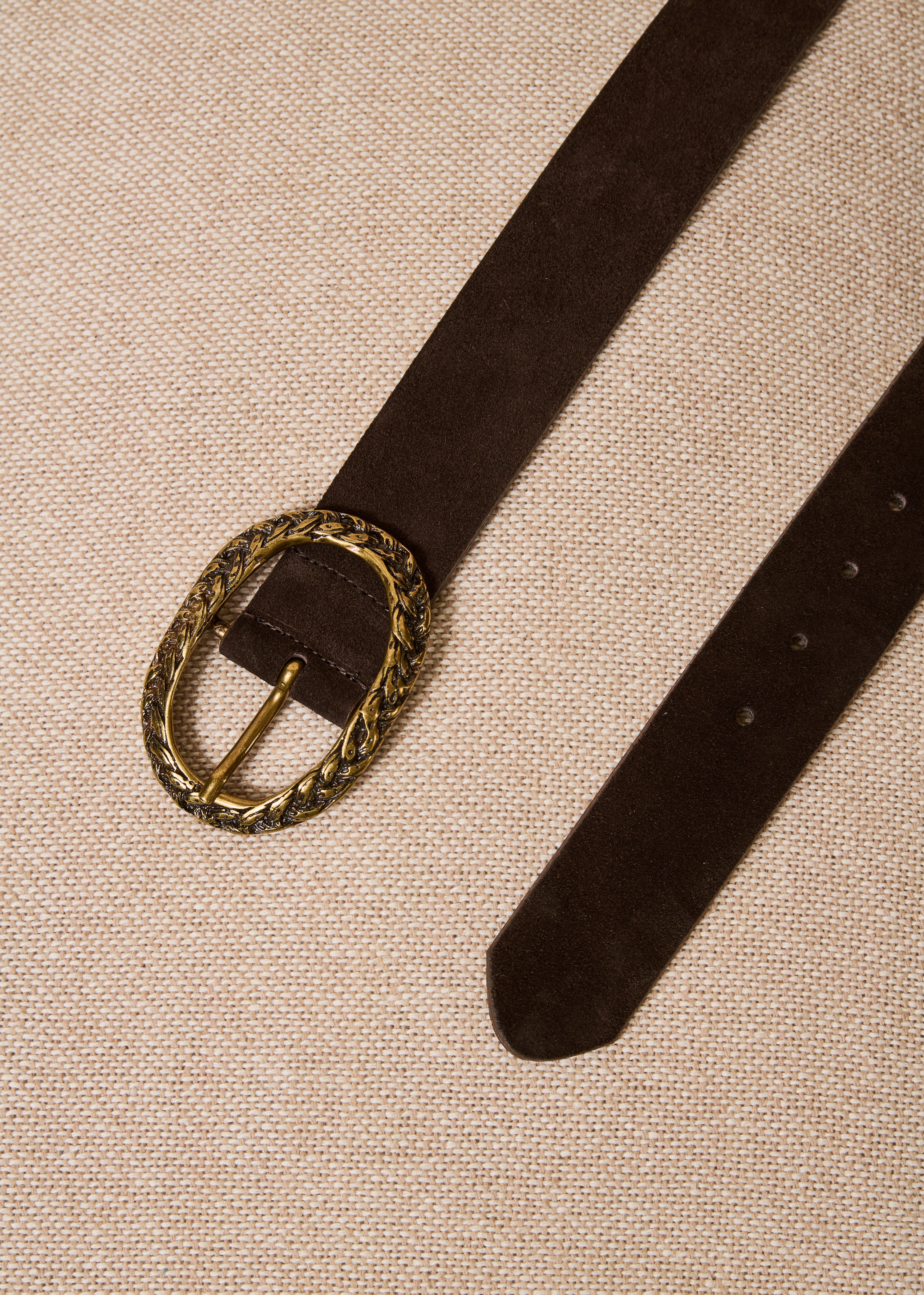 Ceinture marron en cuir suédé boucle ovale tressée