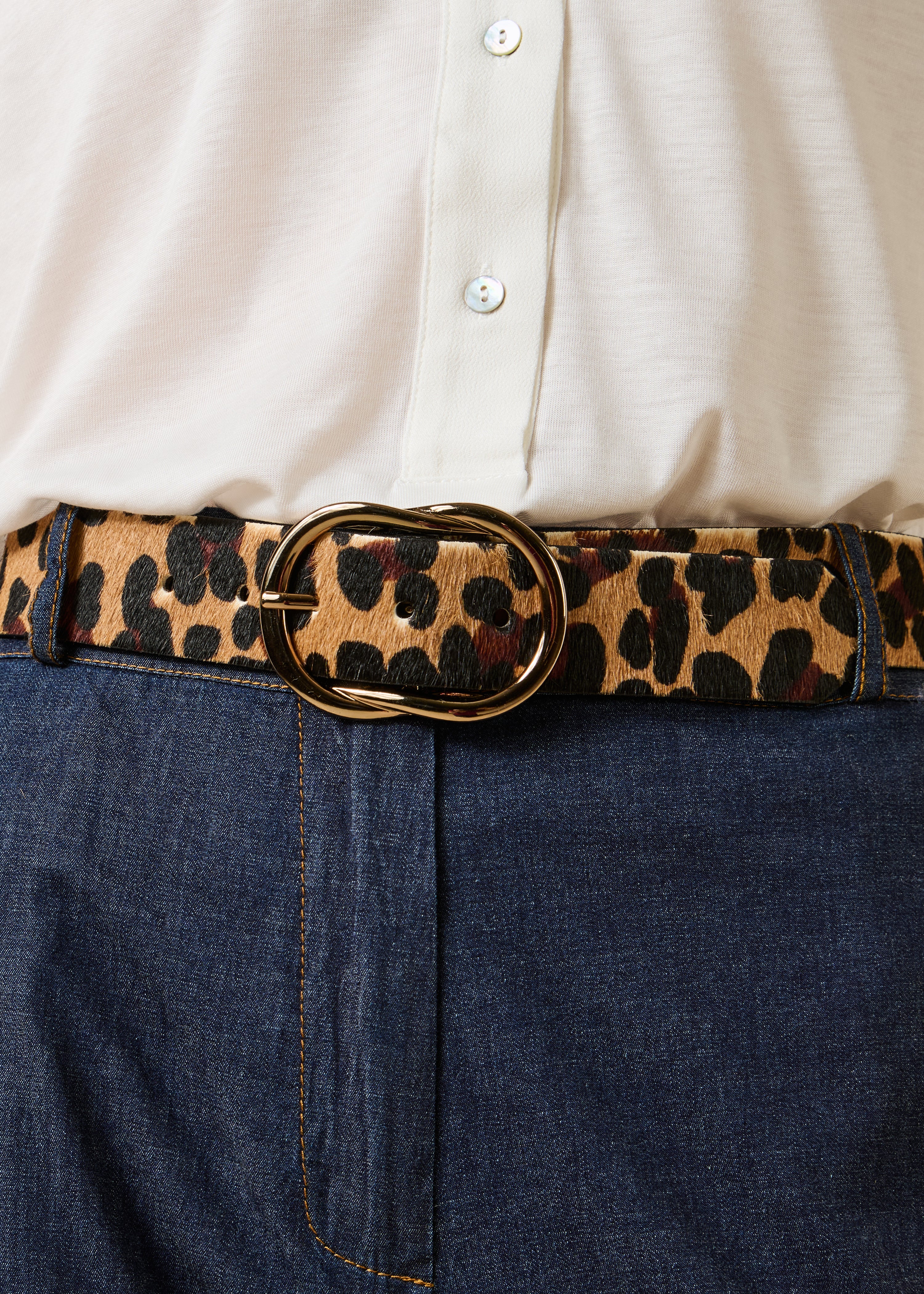 Leopard belt with oval buckle