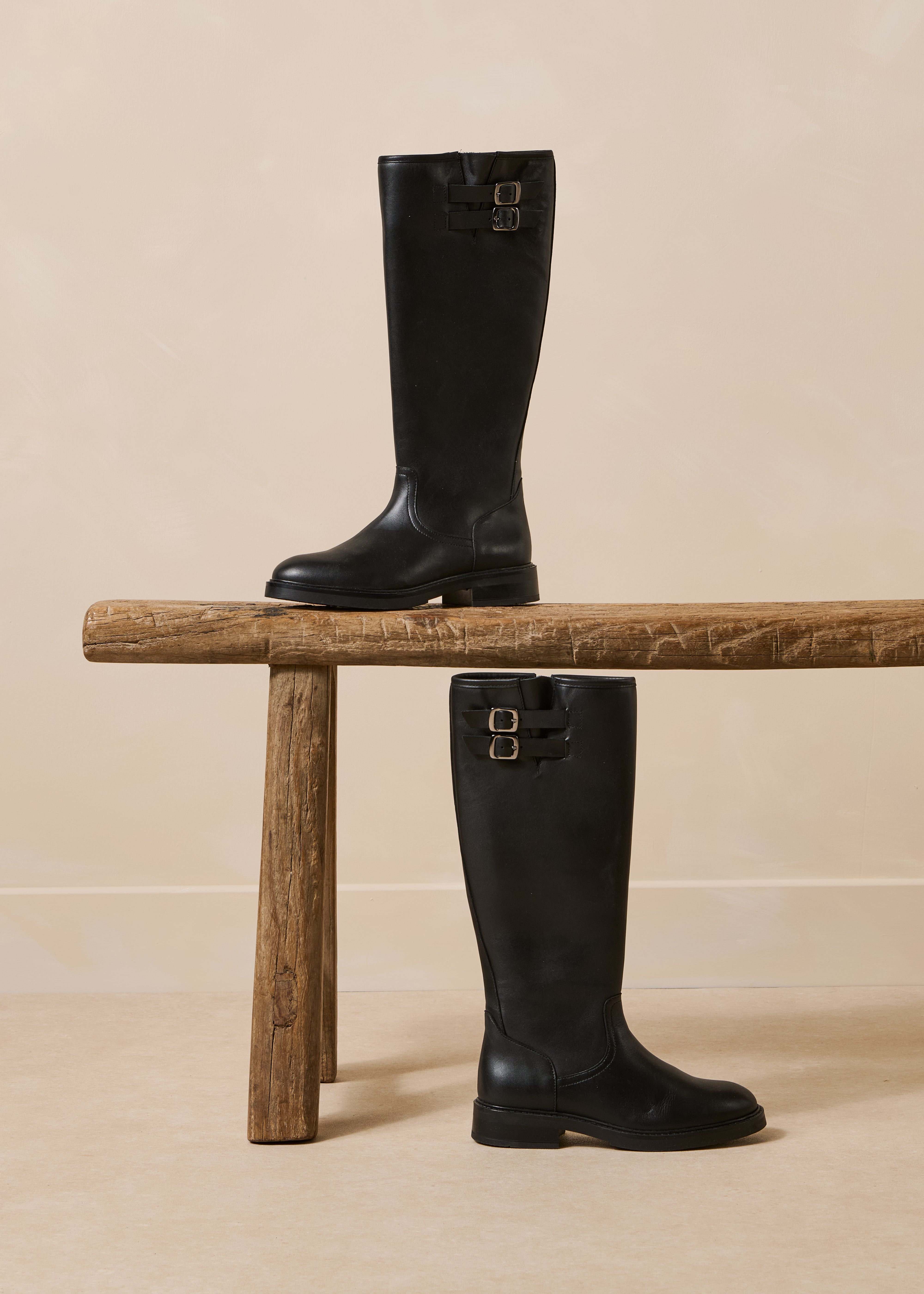 Bottes cavalières noires en cuir