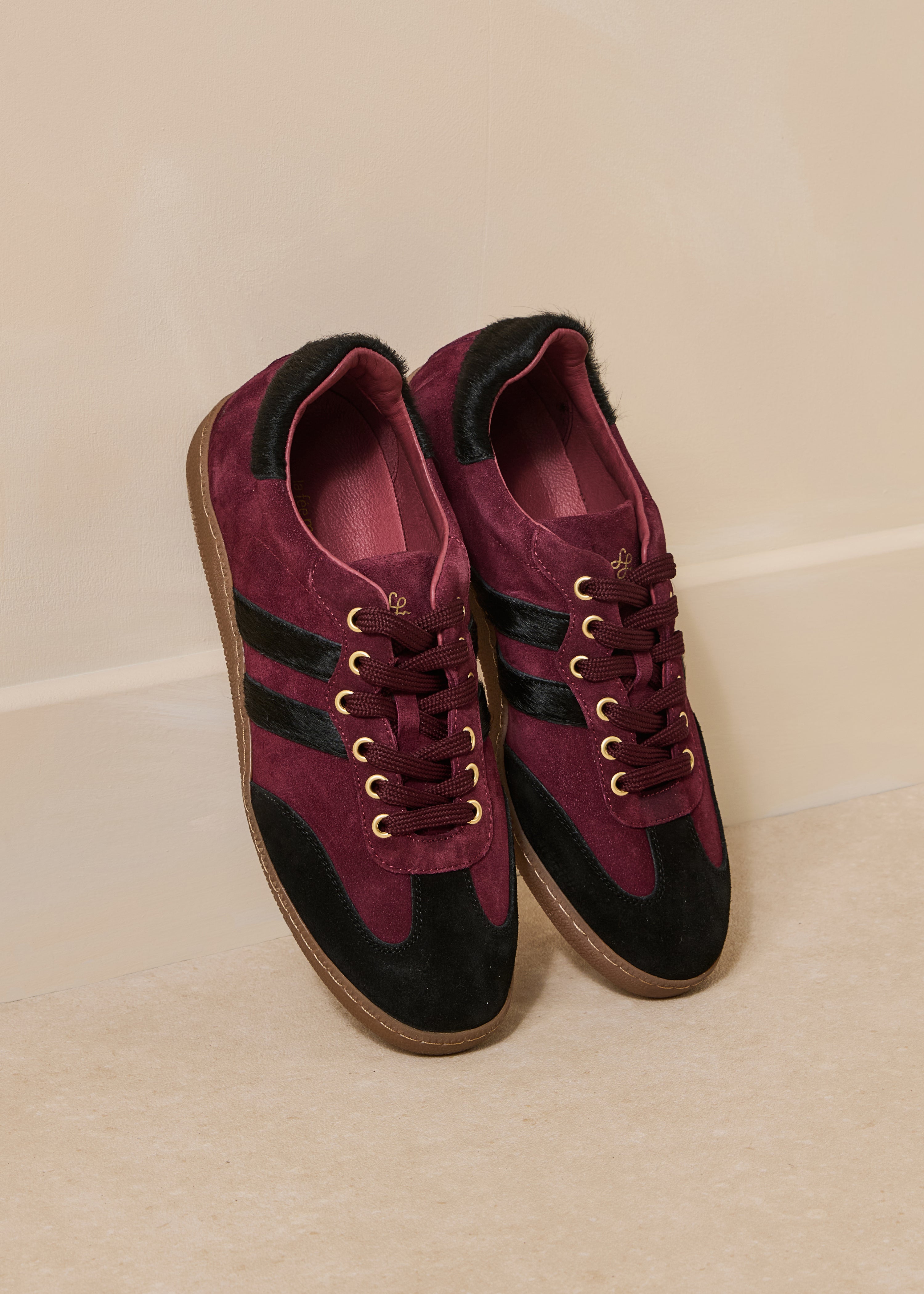 Baskets à lacets bordeaux et noir en cuir