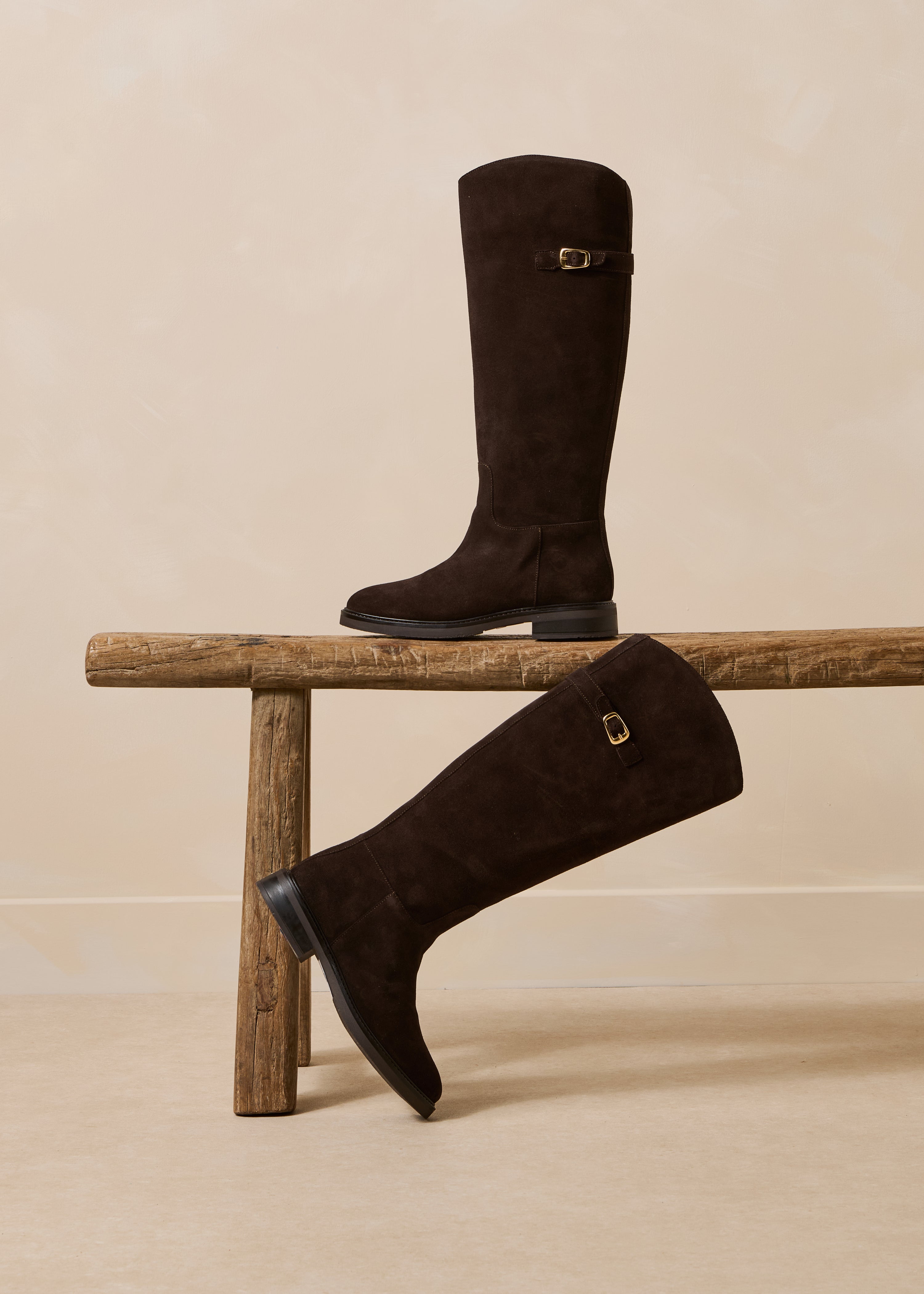 Bottes cavalières marron en cuir suédé