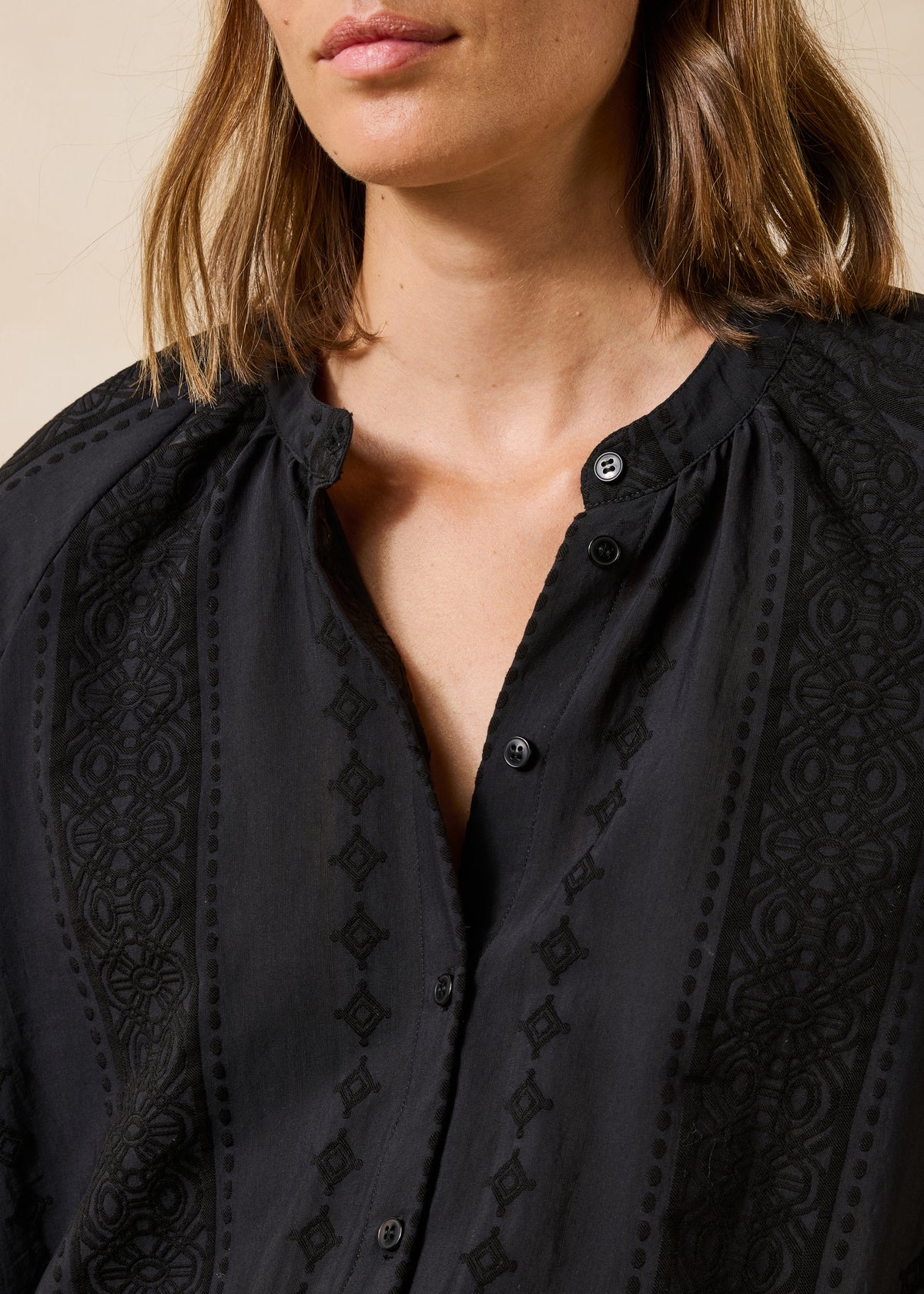 Black Shirt - Elvia