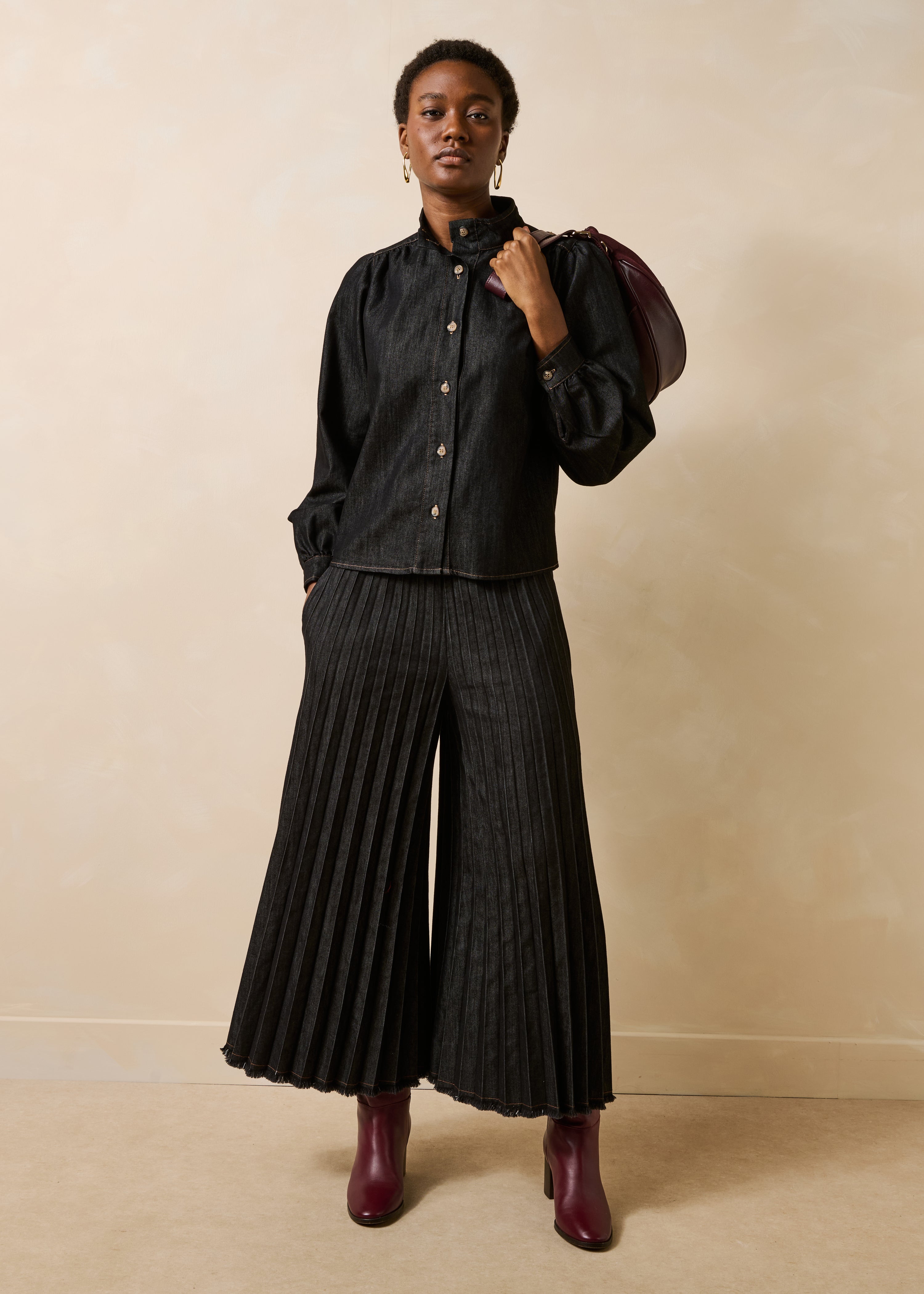 Camicia in denim nero a maniche lunghe