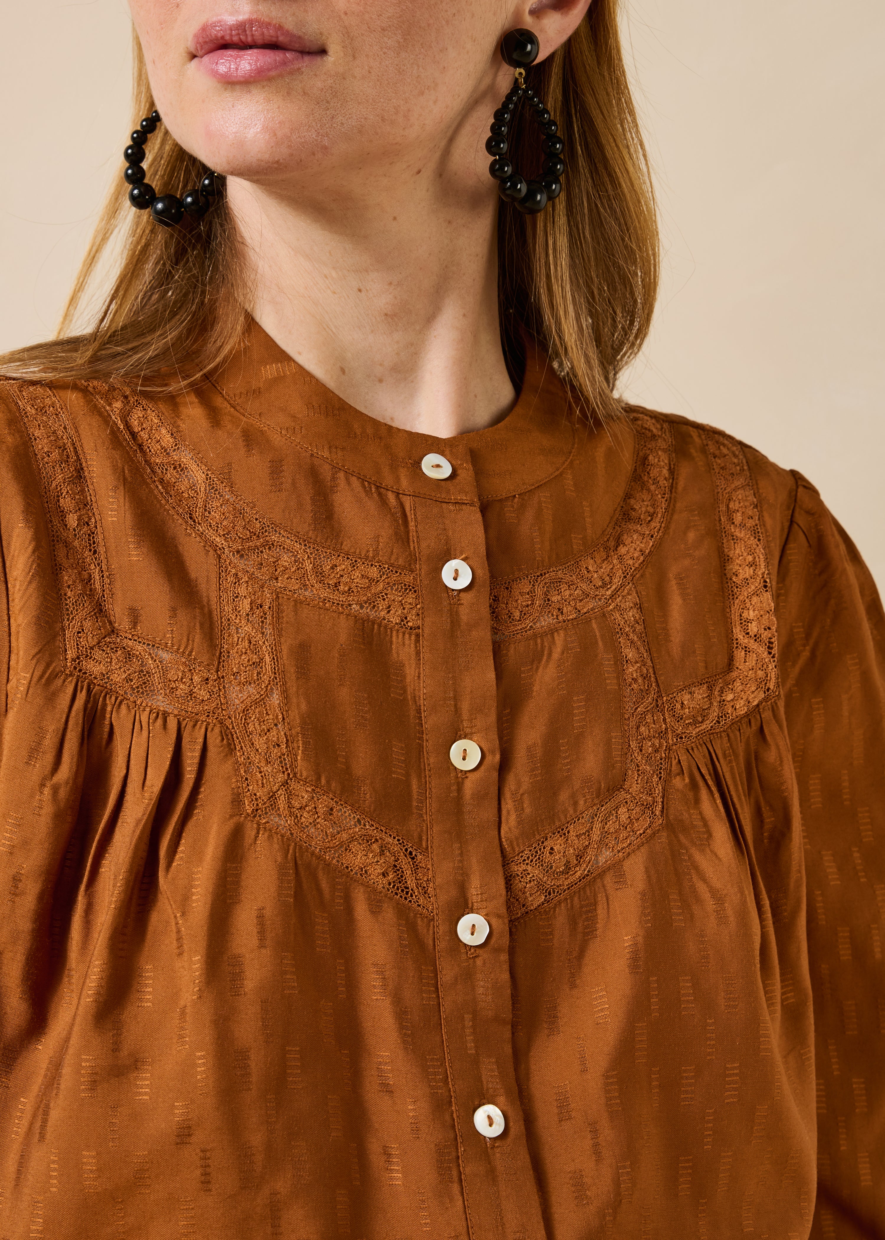 Chemise cognac en jacquard manches longues
