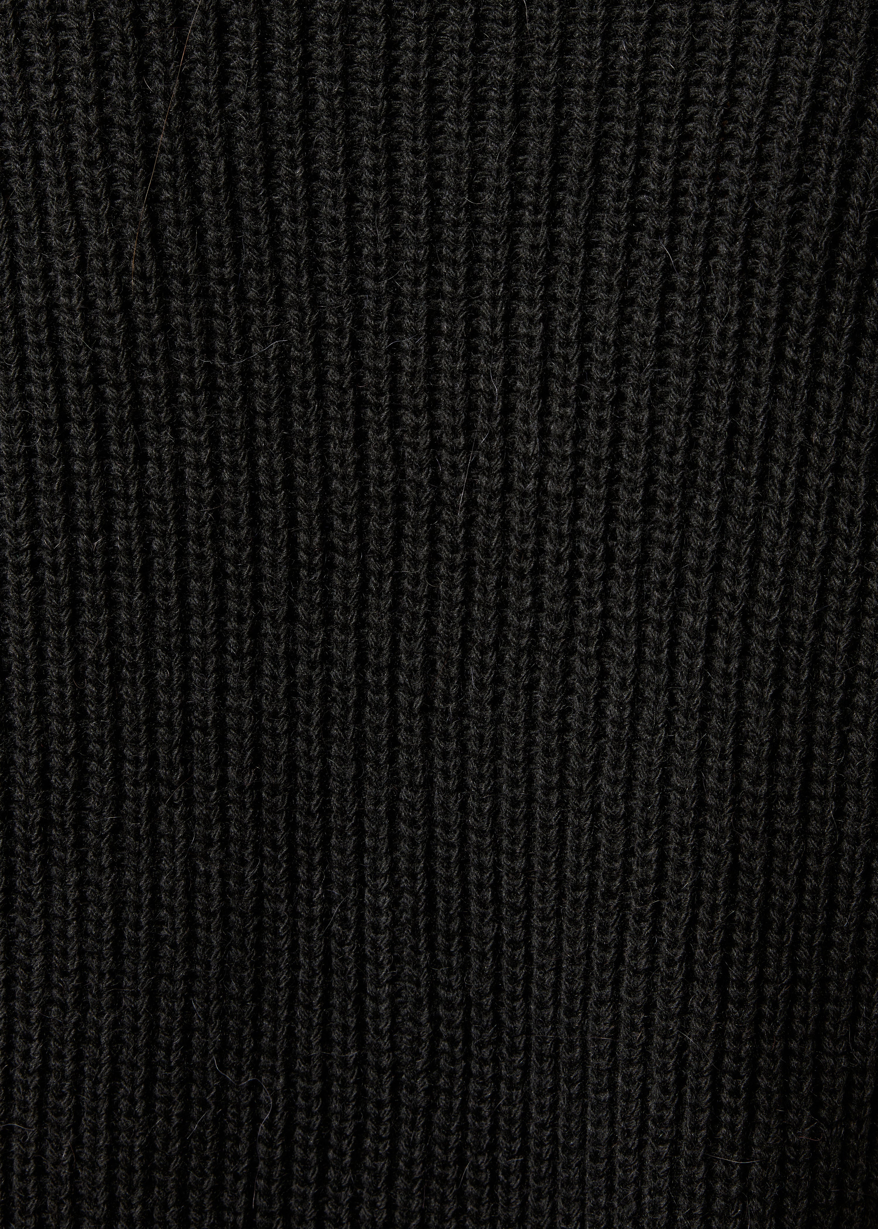 Short black cardigan with long sleeves and V-neck