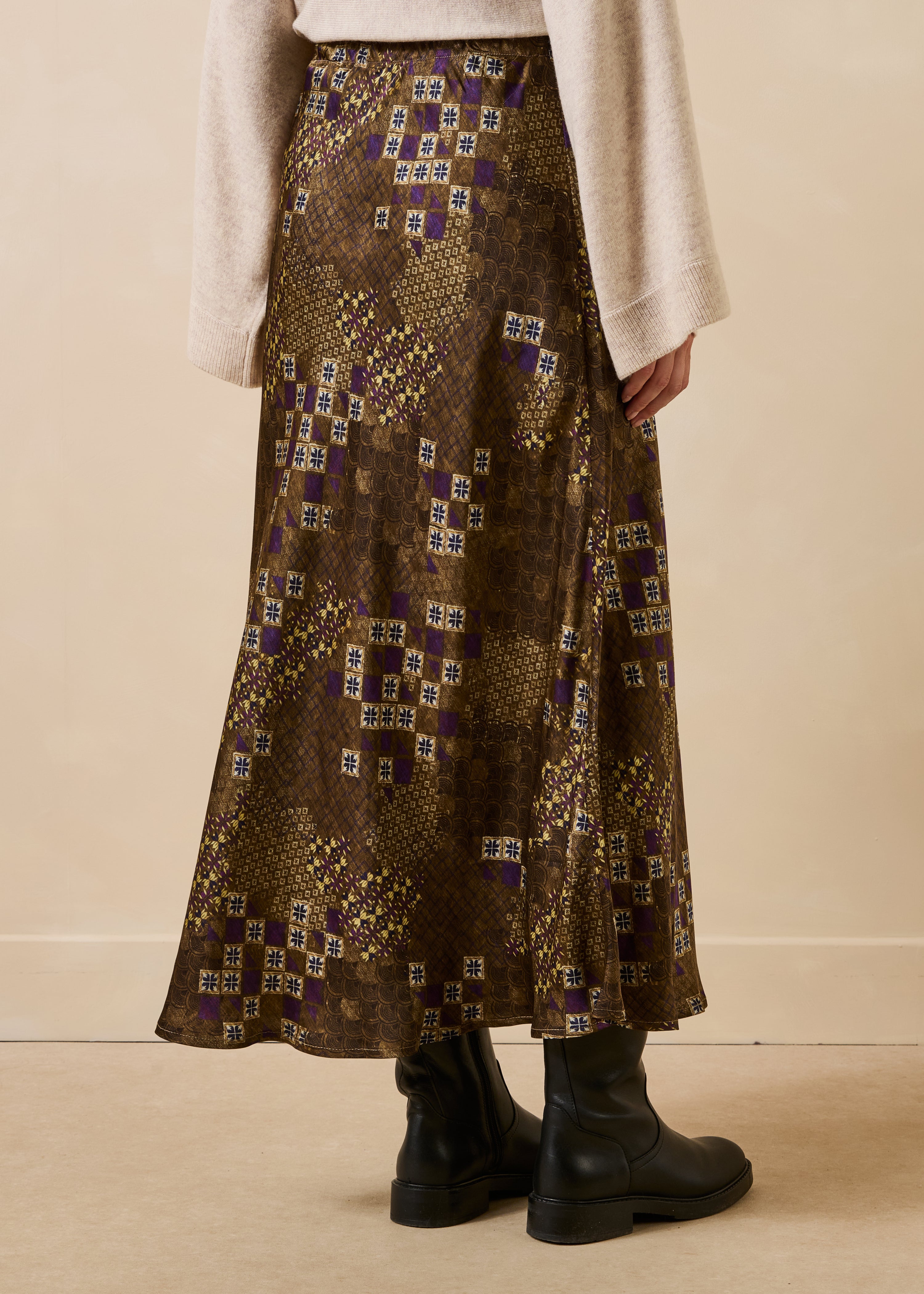 Midi skirt in green and plum printed satin