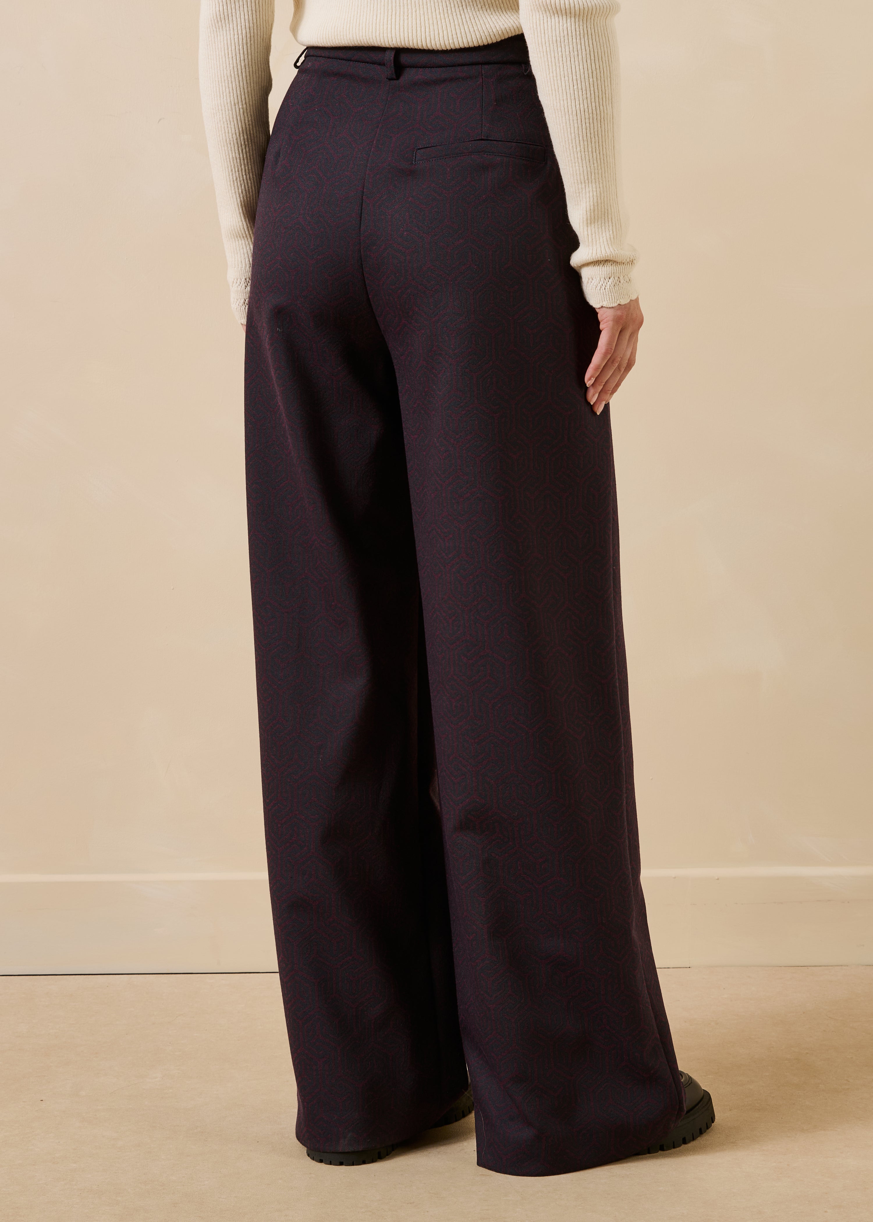 Rechte broek in aubergine en marineblauw jacquard