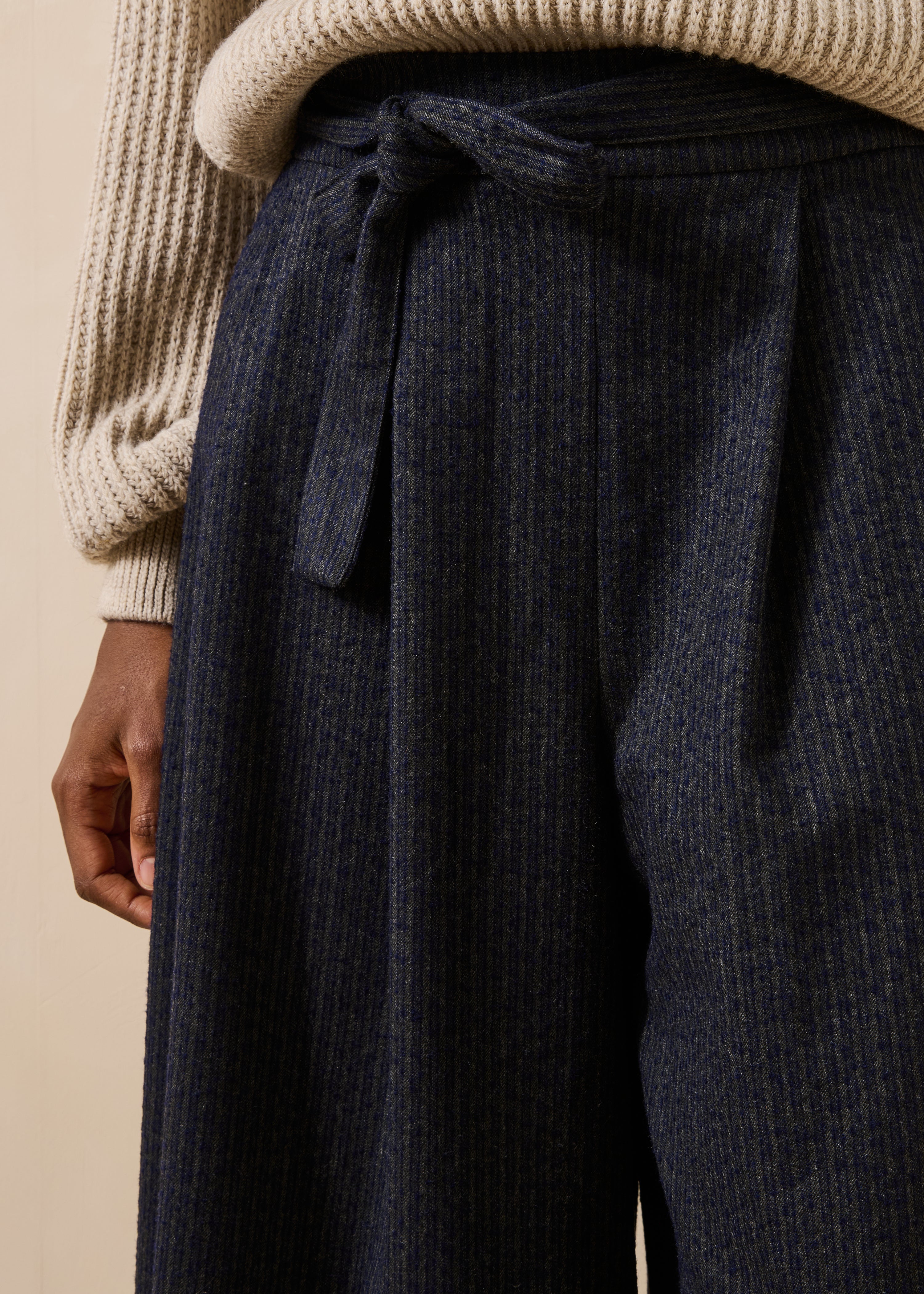 Pantalon large à rayures gris et bleu