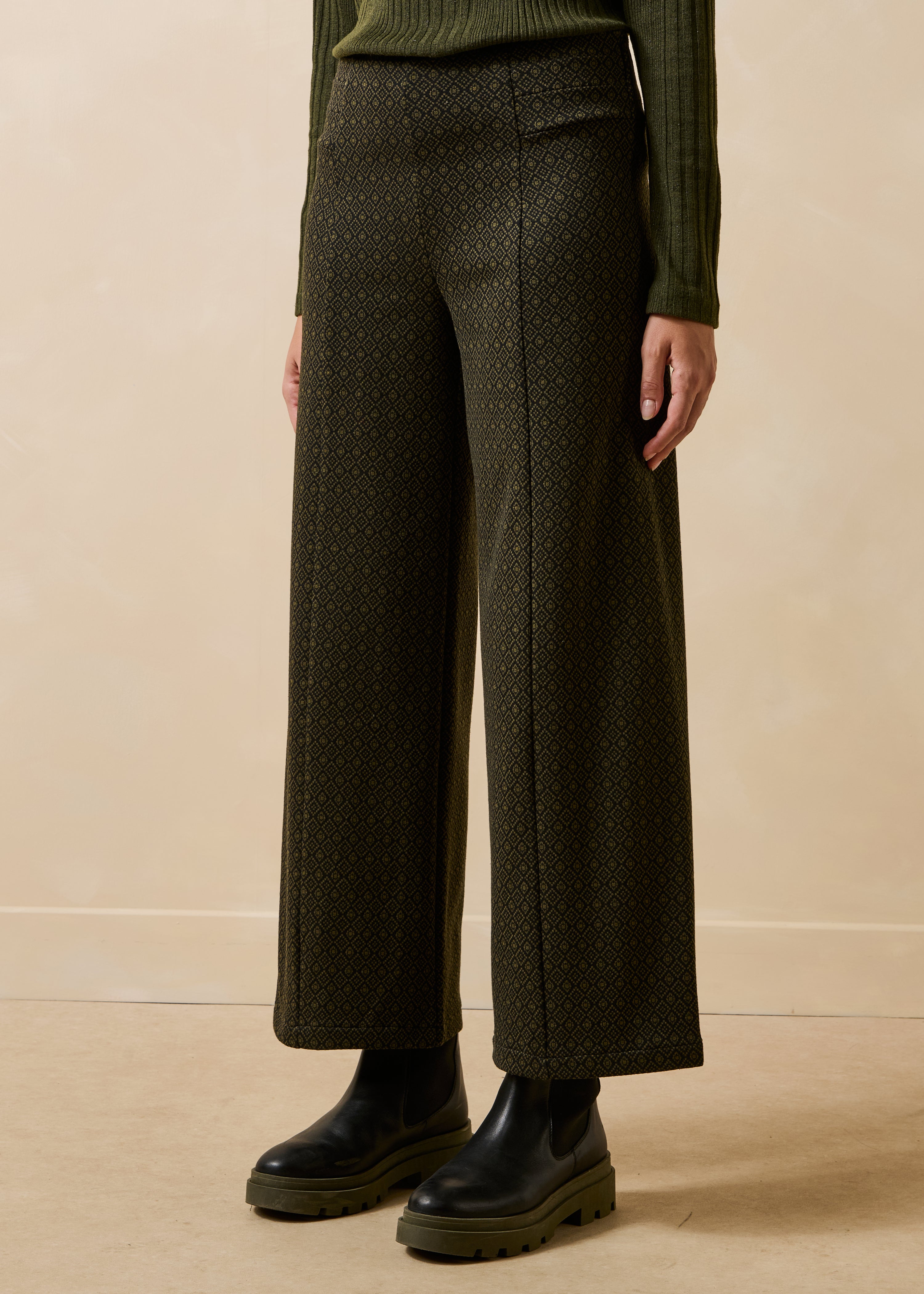 Calças cropped kaki em jacquard milano