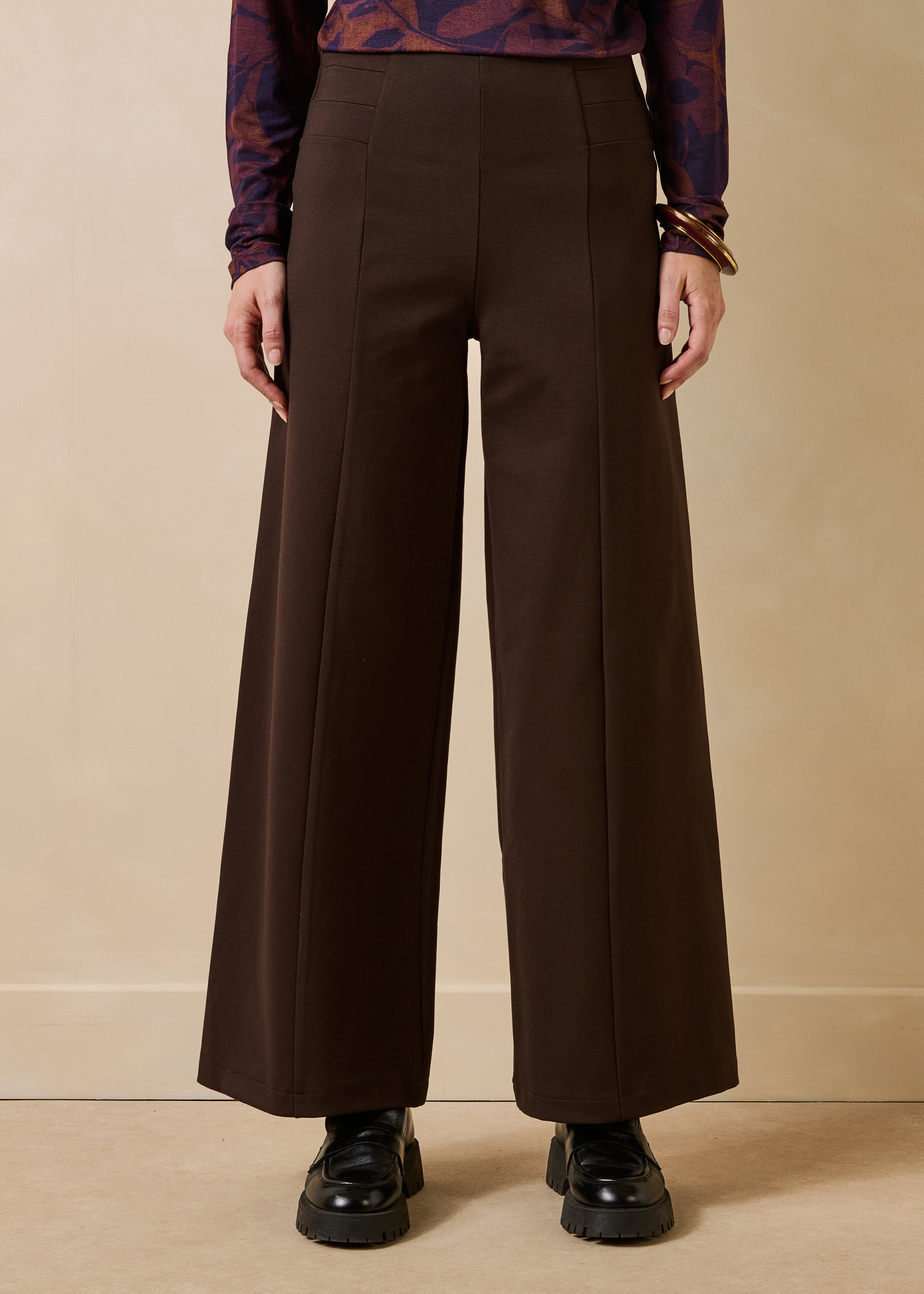 Braune Cropped-Hose mit elastischem Bund