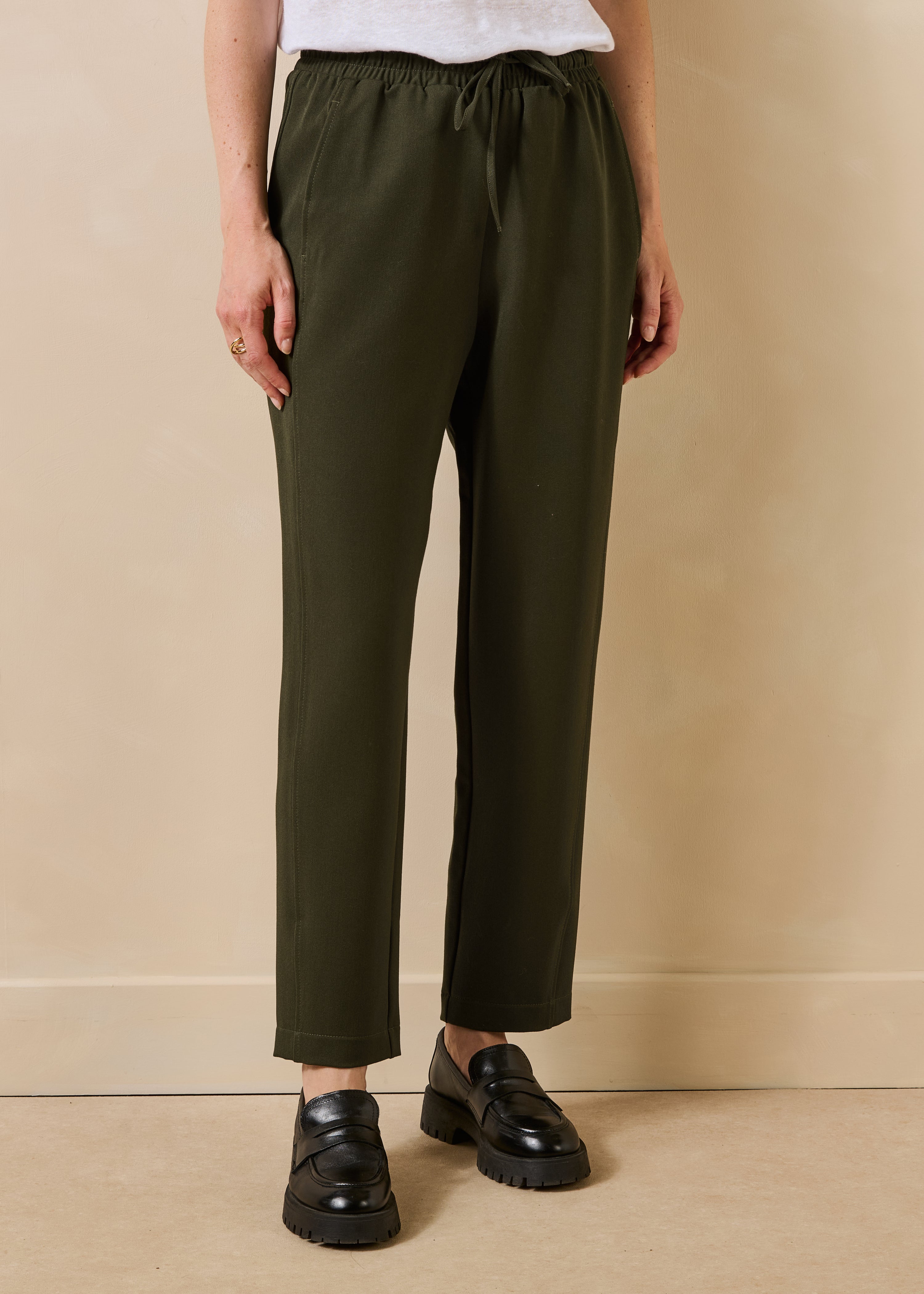 Kaki carrot-fit broek met elastische tailleband