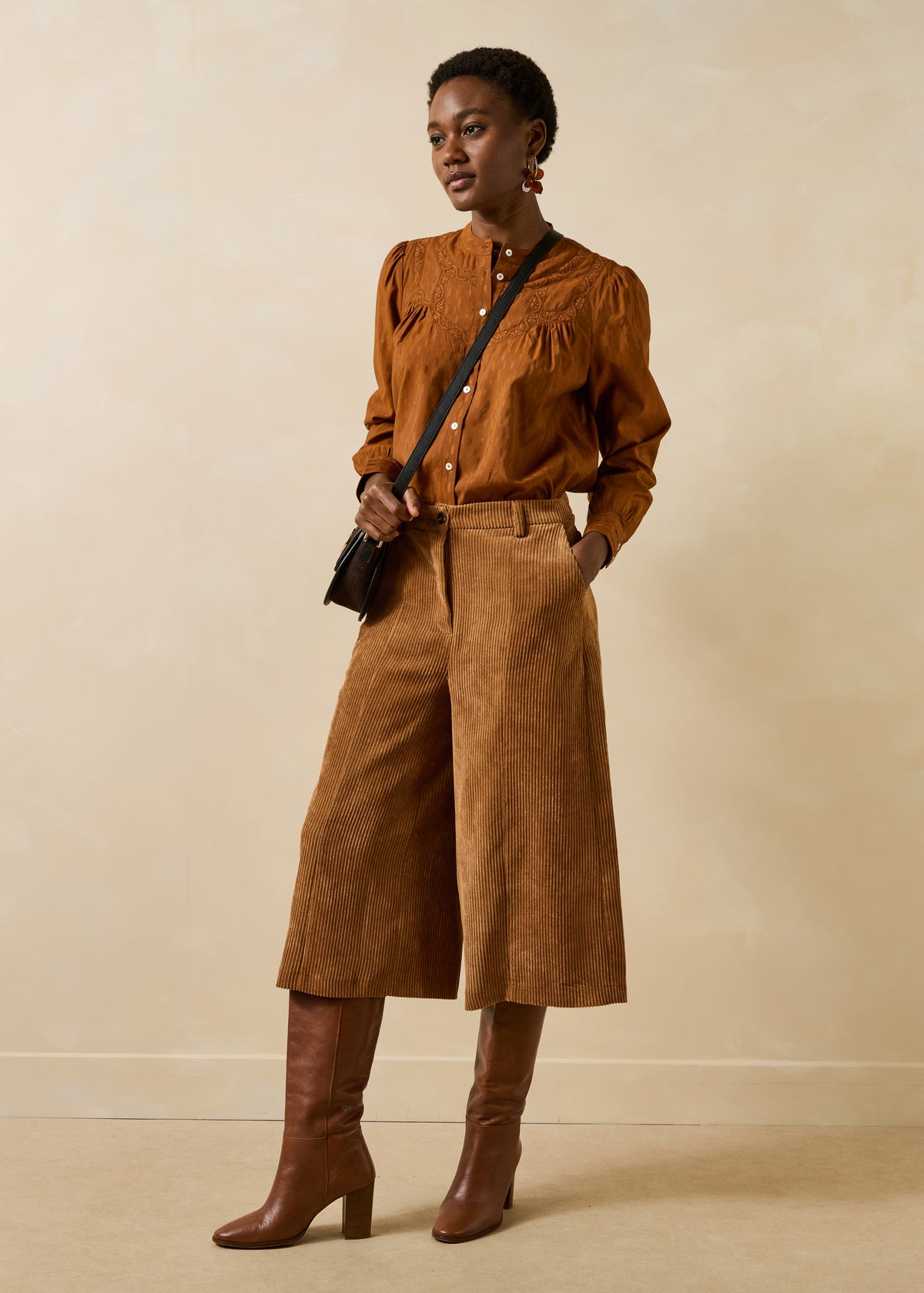 Camel Bermuda Shorts - Galiope