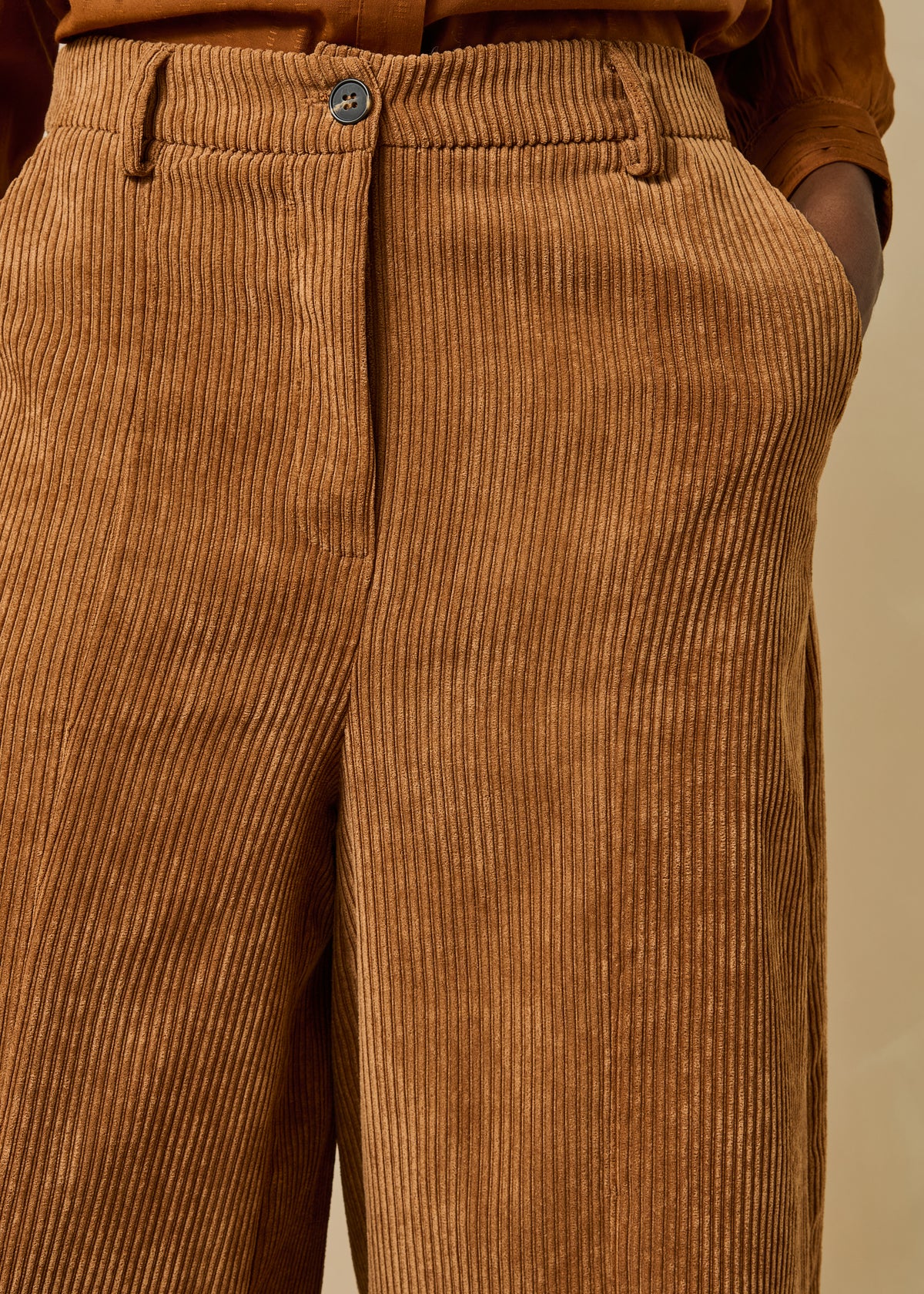 Camel Bermuda Shorts - Galiope