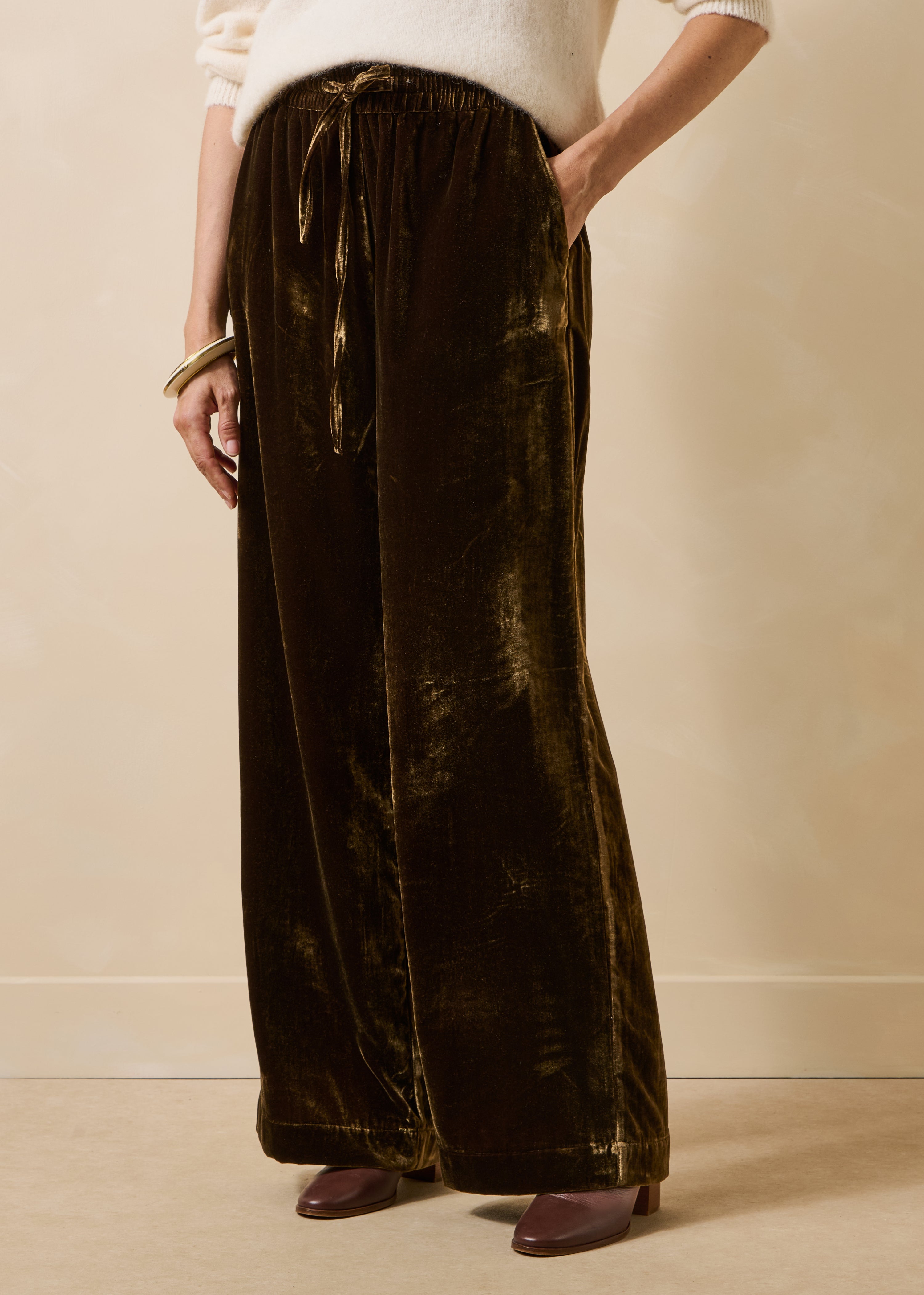 Pantalón ancho marrón glacé de terciopelo