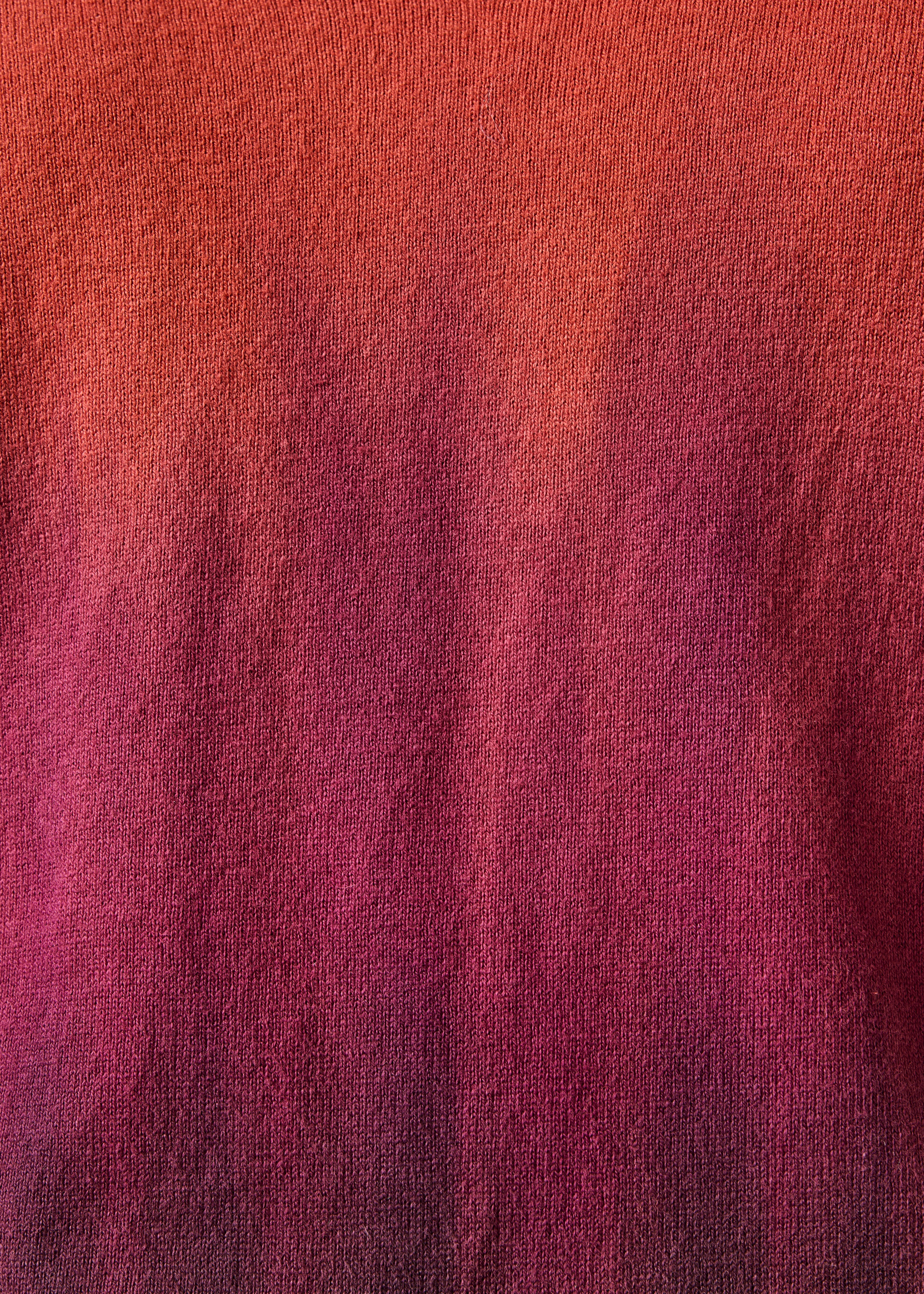 Korte mouwen tie-dye trui in paars en rood van biologisch katoen