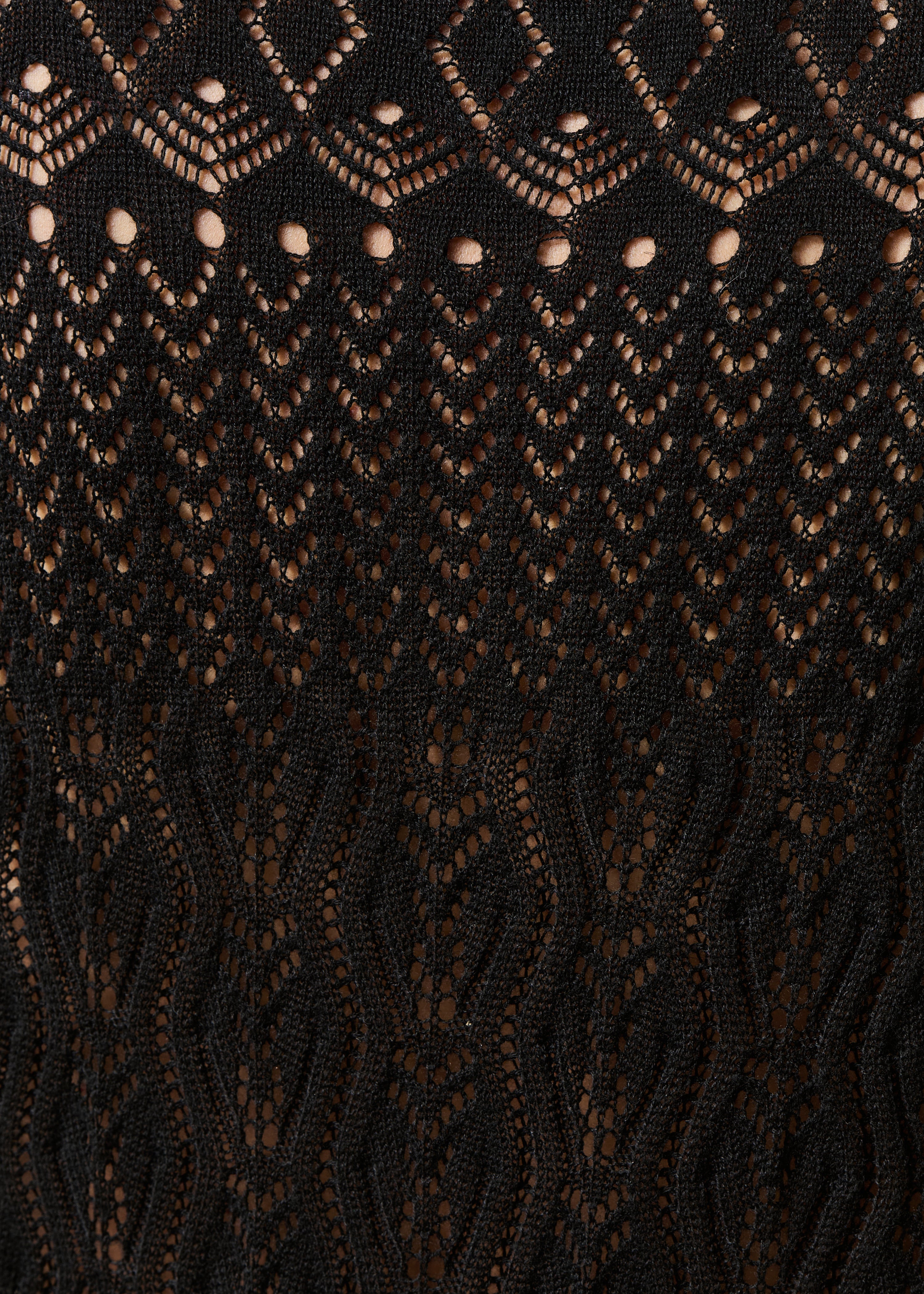 Schwarzer Pullover