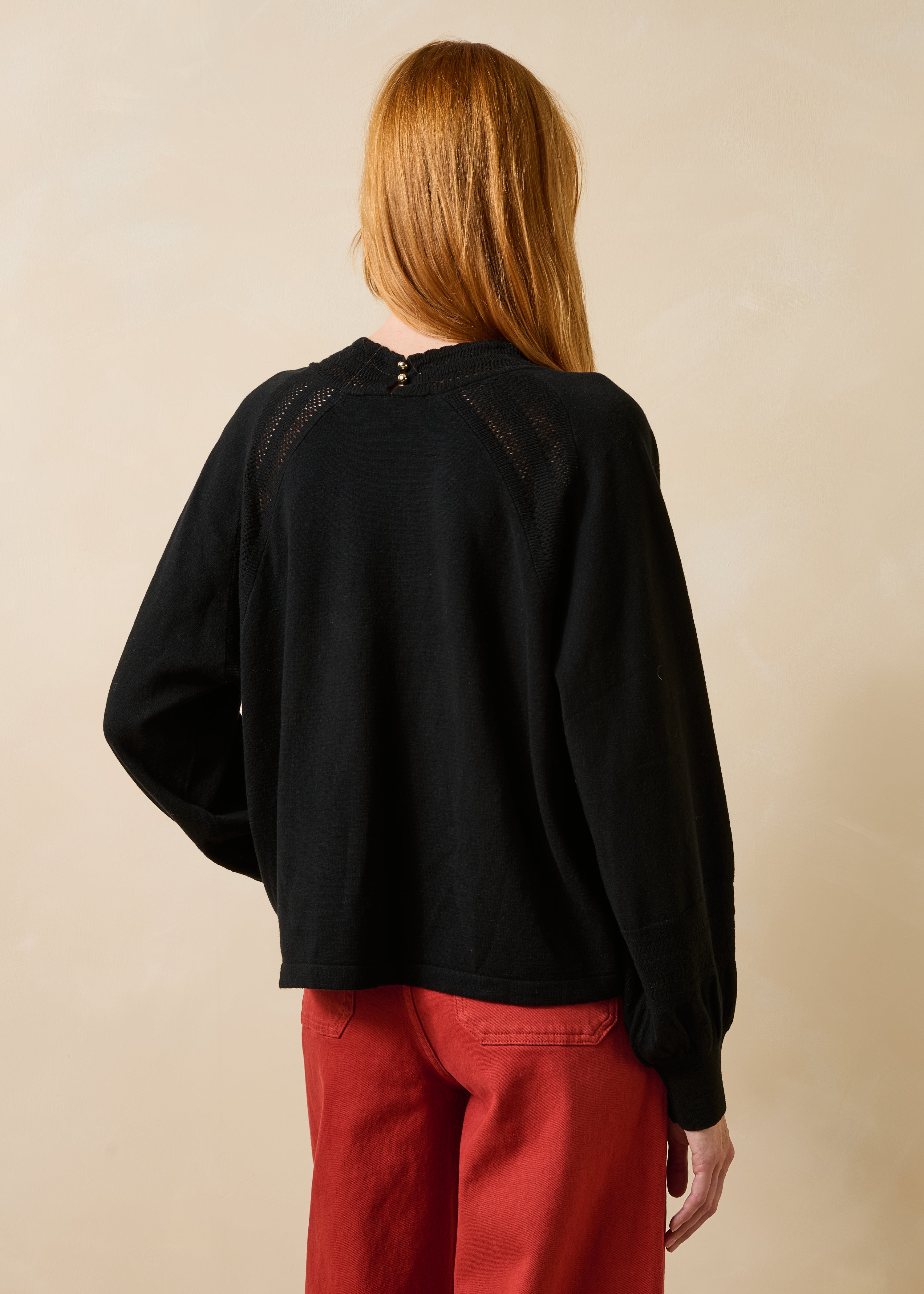 Black long-sleeve sweater in wool and cotton
