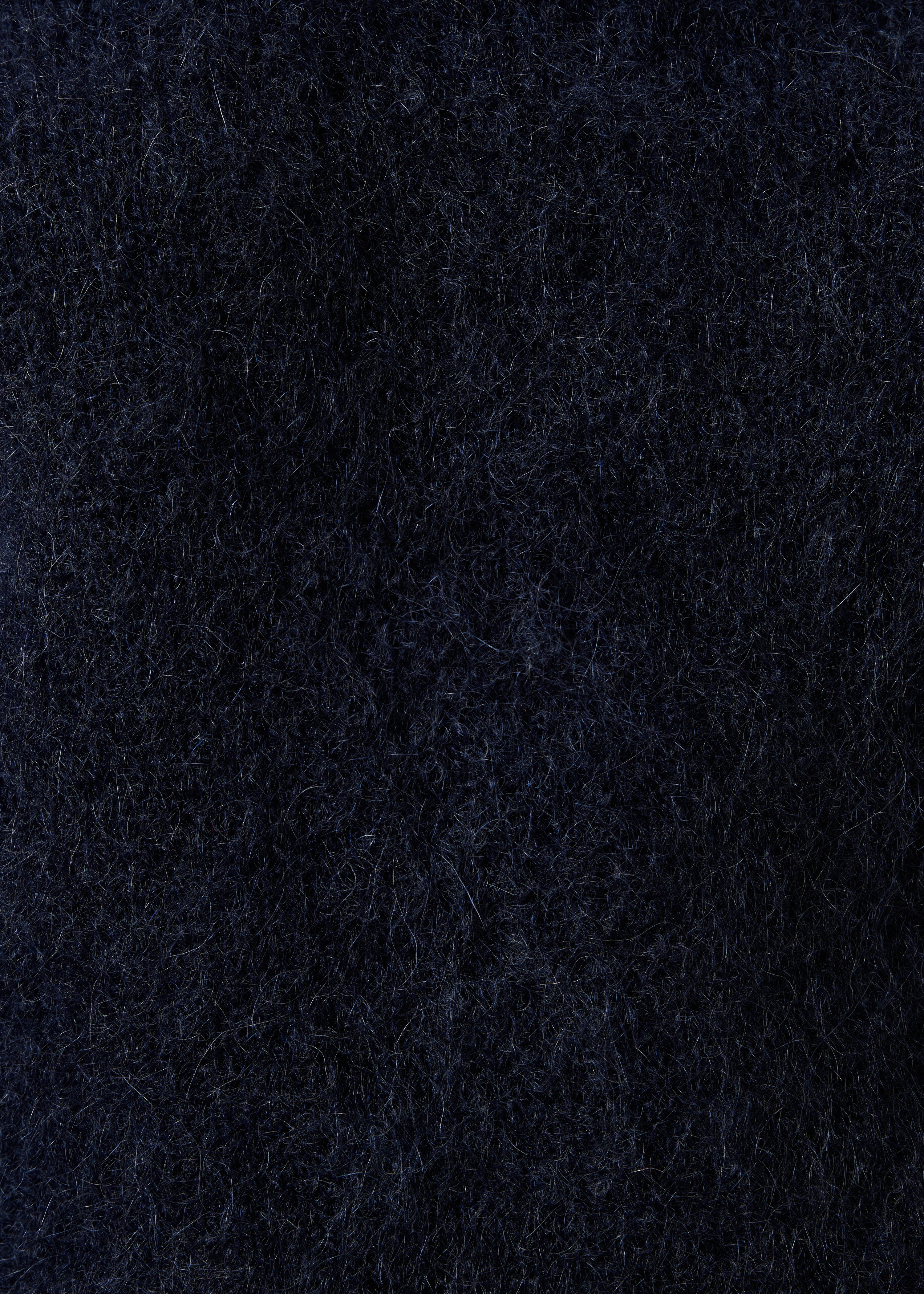 Camisola azul marinho de mangas compridas em mohair com gola alta