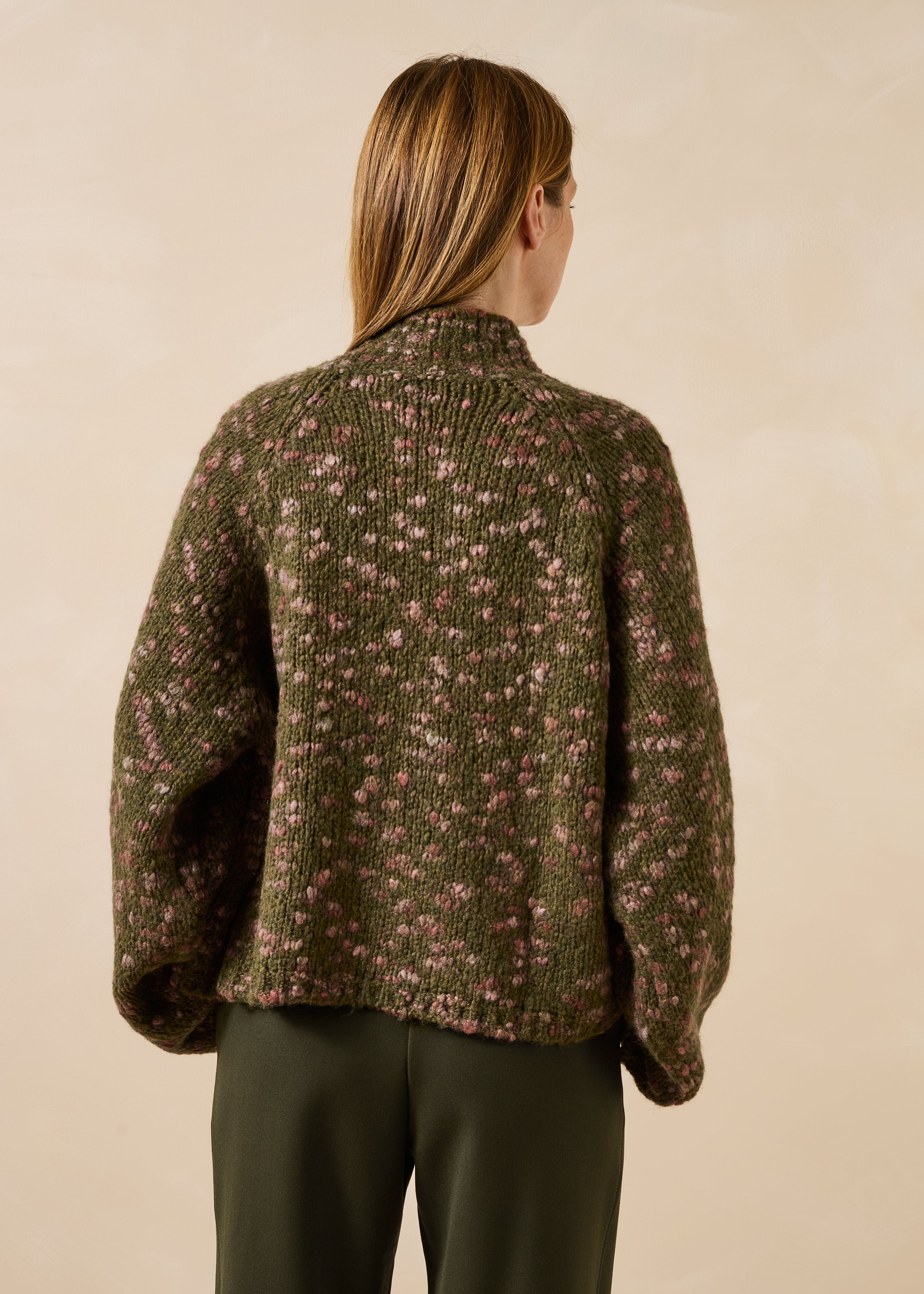 Pull kaki manches longues col montant