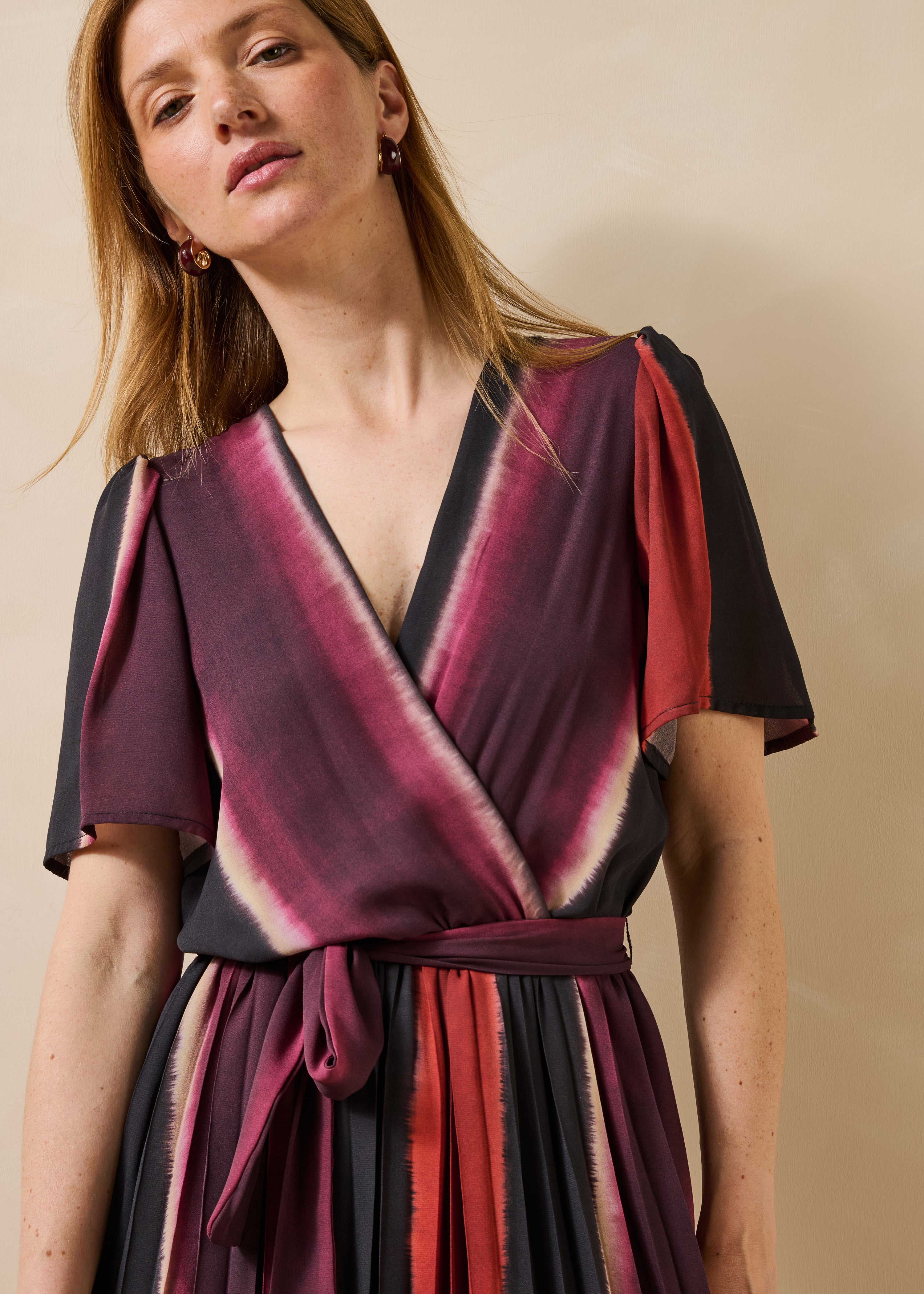 Robe longue fluide violet et rouge à rayures