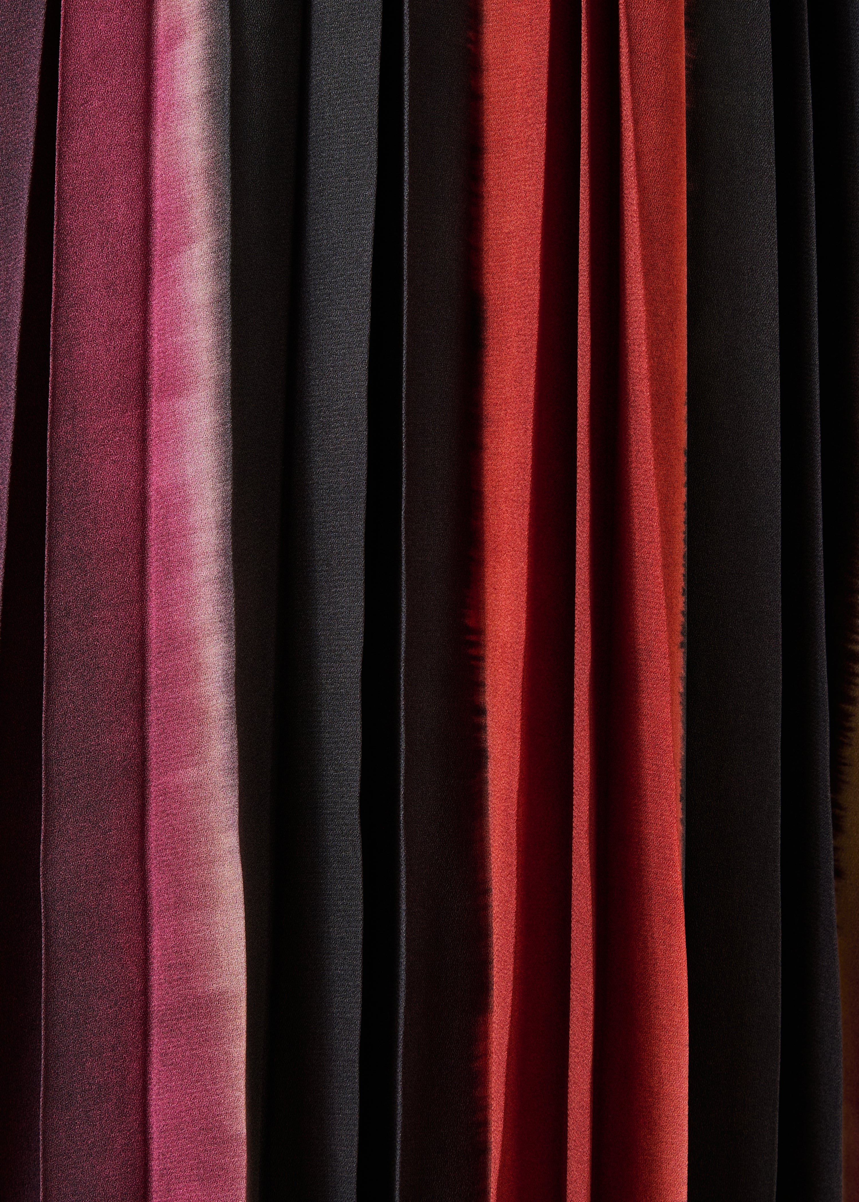 Robe longue fluide violet et rouge à rayures