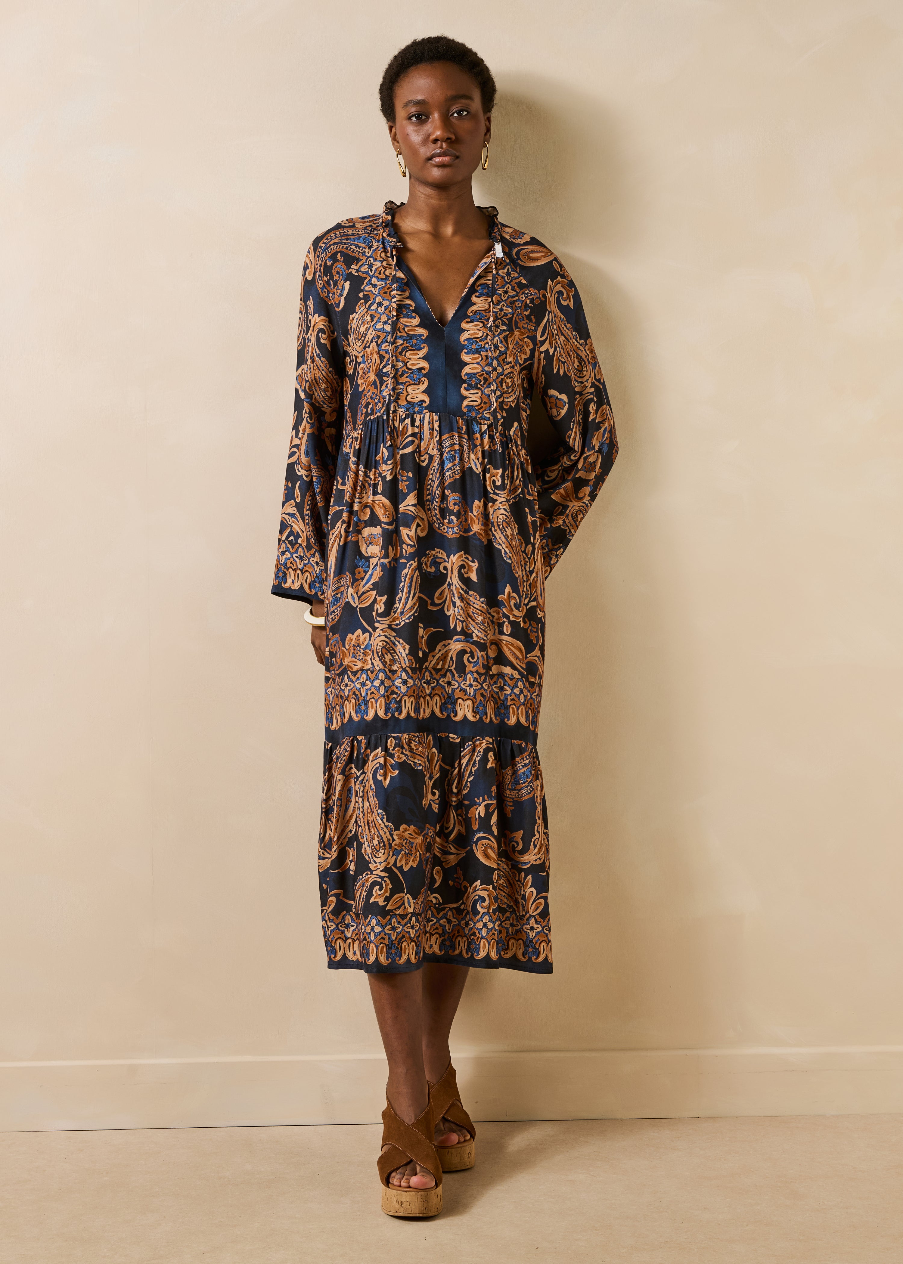 Robe bleu marine imprimée manches longues col tunisien