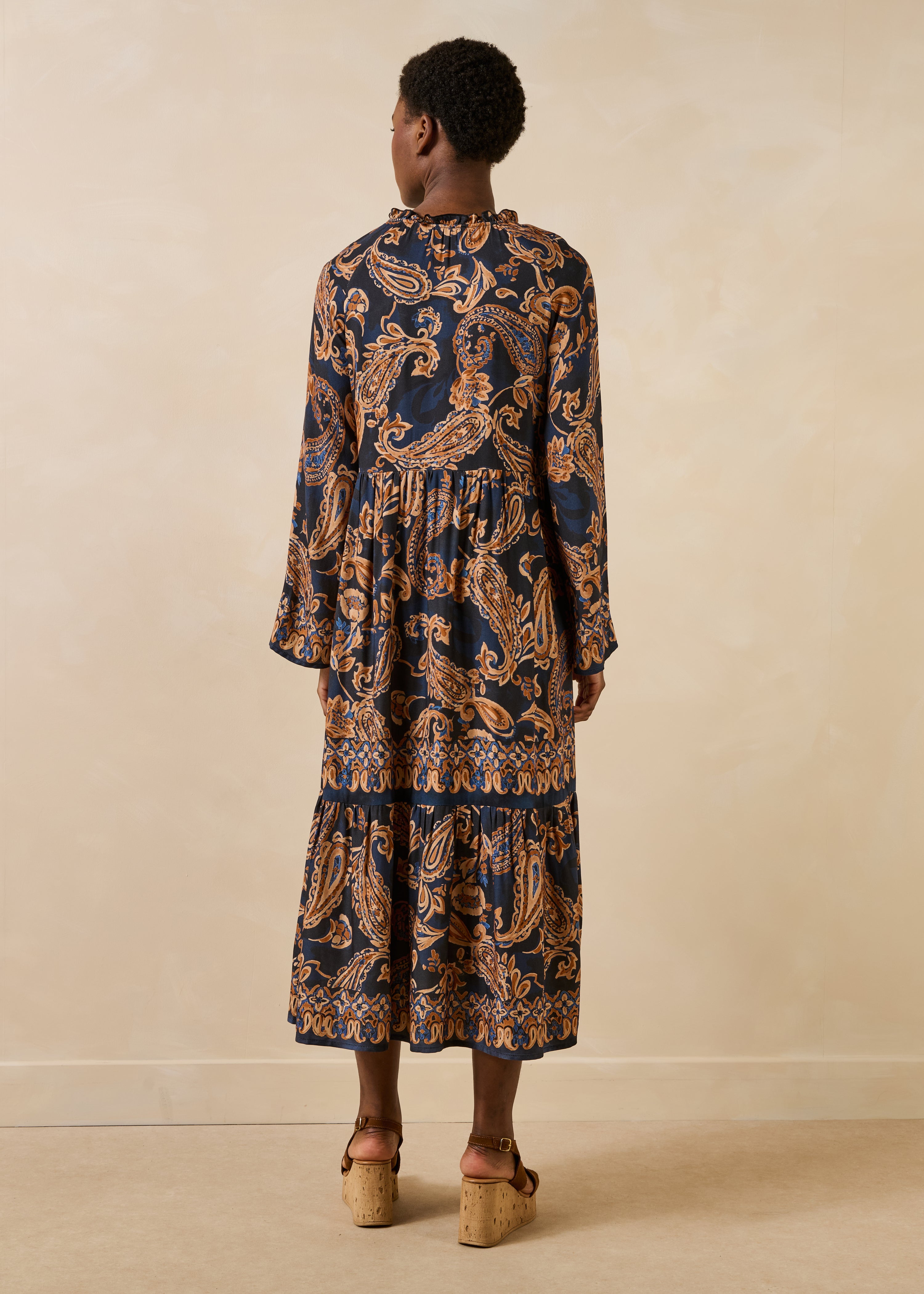 Robe bleu marine imprimée manches longues col tunisien